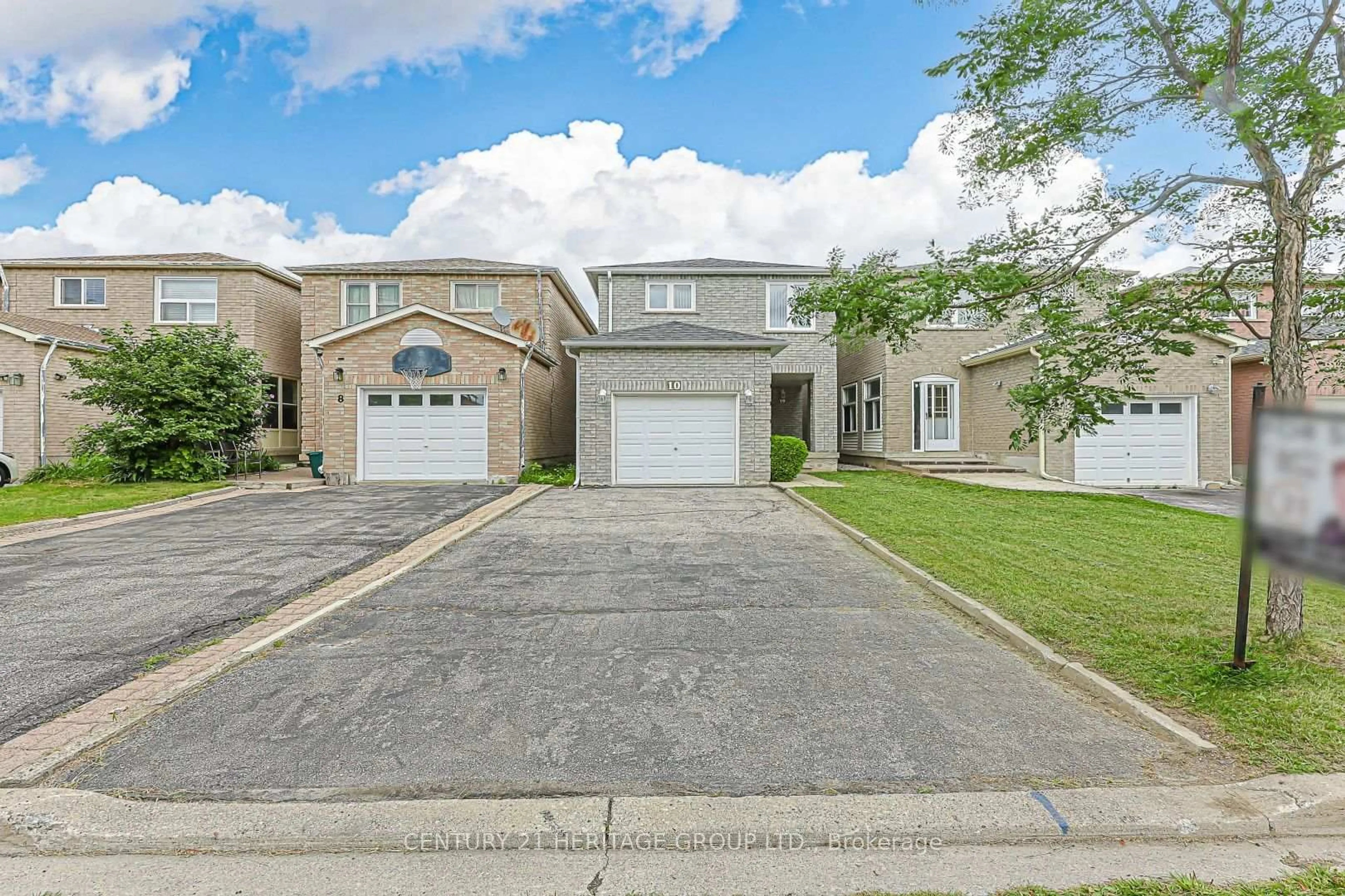 Unknown for 10 Woodhall Rd, Markham Ontario L3S 1N9