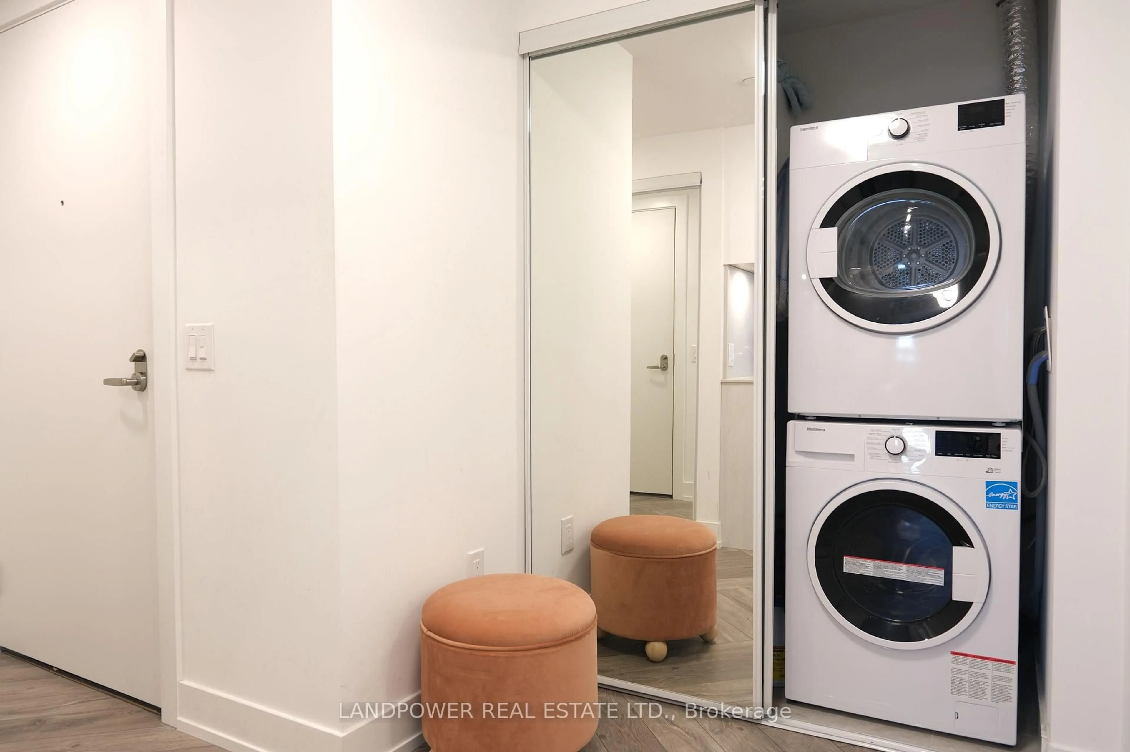 Laundry room for 9 Clegg Rd #819, Markham Ontario L6G 0H3