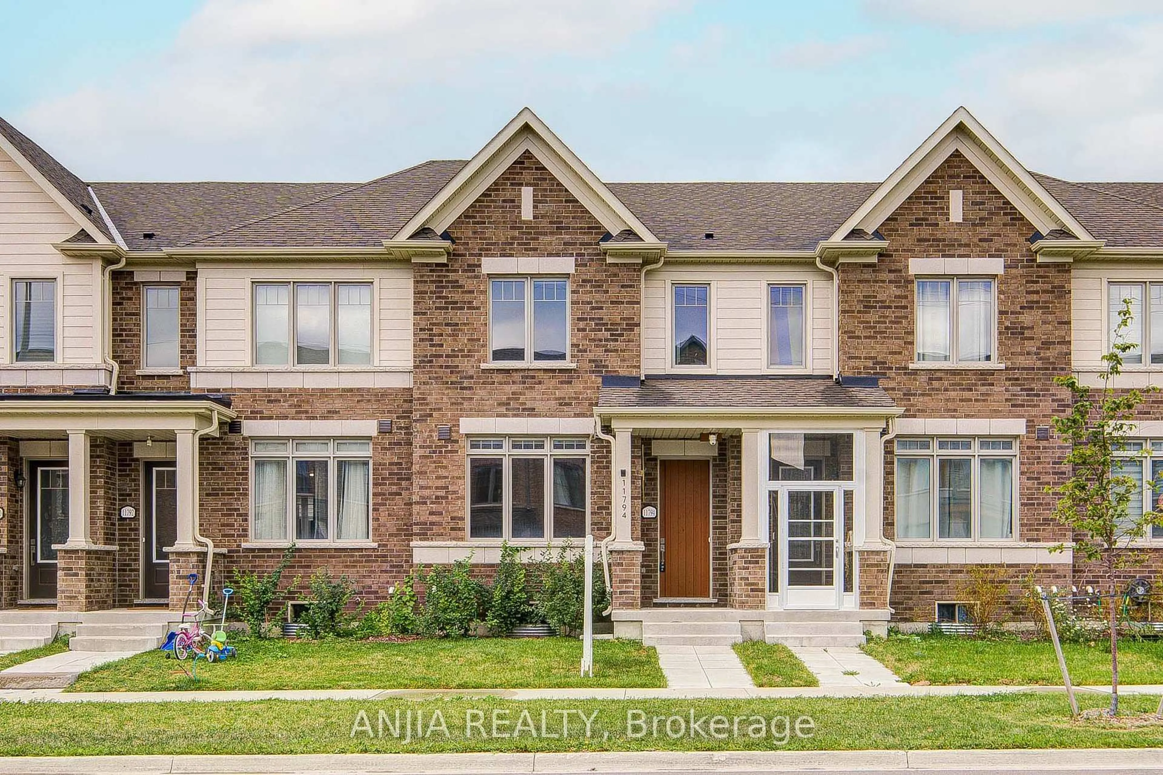 Home with brick exterior material, street for 11794 Tenth Line, Whitchurch-Stouffville Ontario L4A 5G2