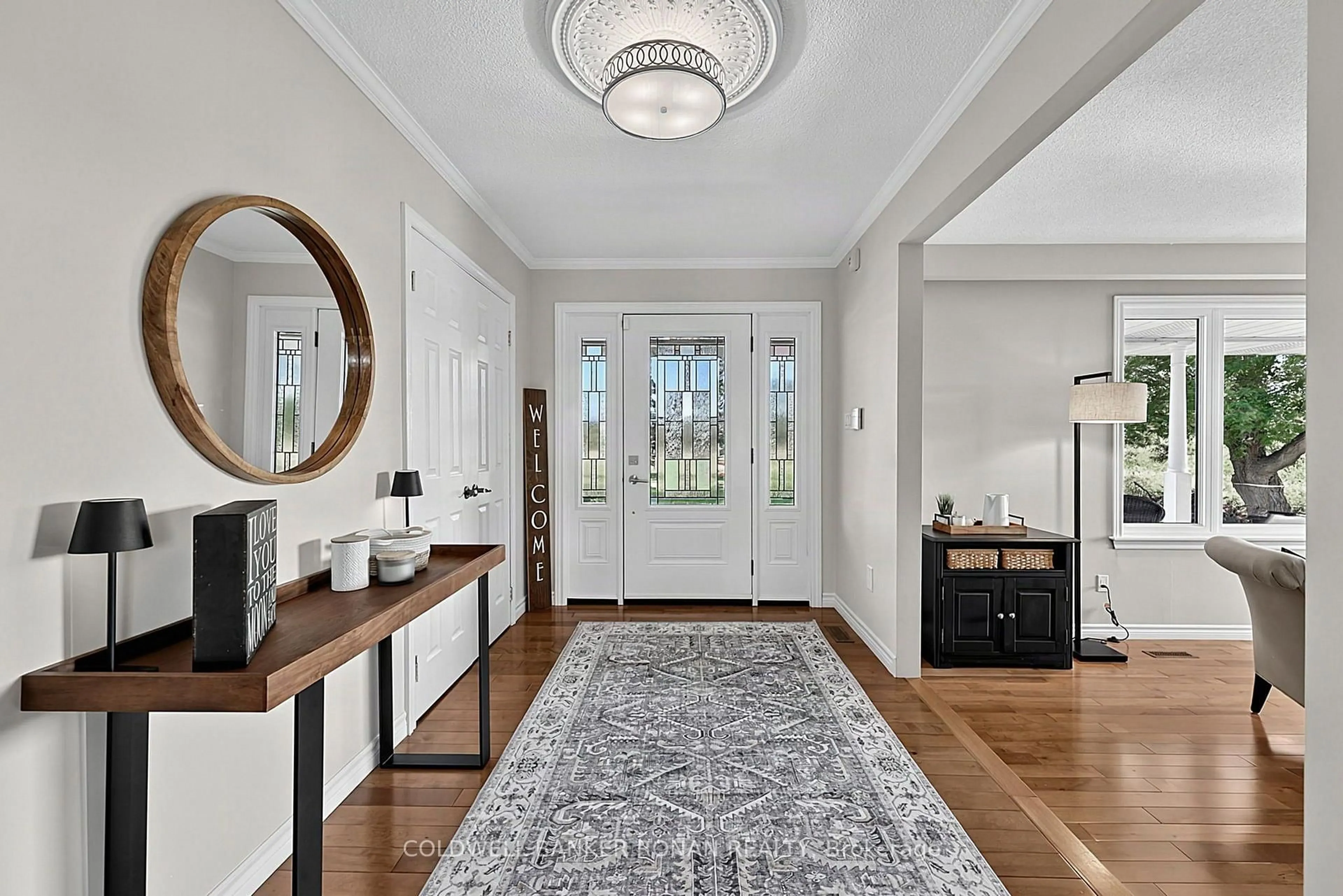 Indoor entryway for 7200 5th Line, New Tecumseth Ontario L0G 1W0