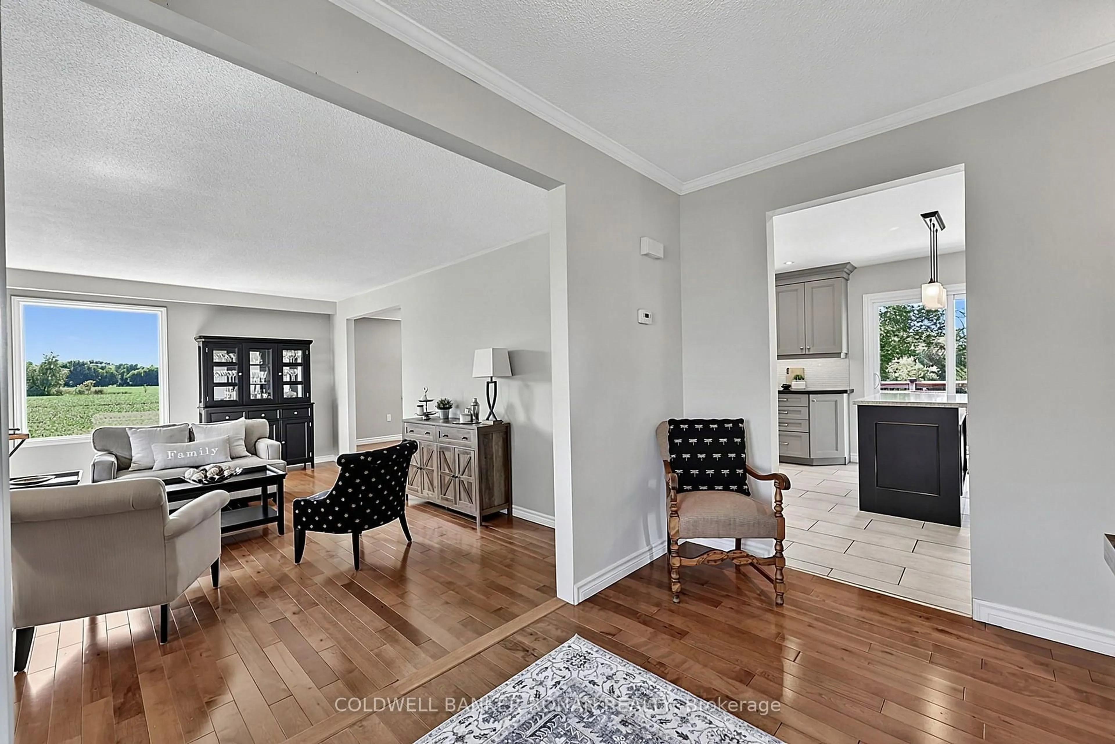 Living room with furniture, unknown for 7200 5th Line, New Tecumseth Ontario L0G 1W0