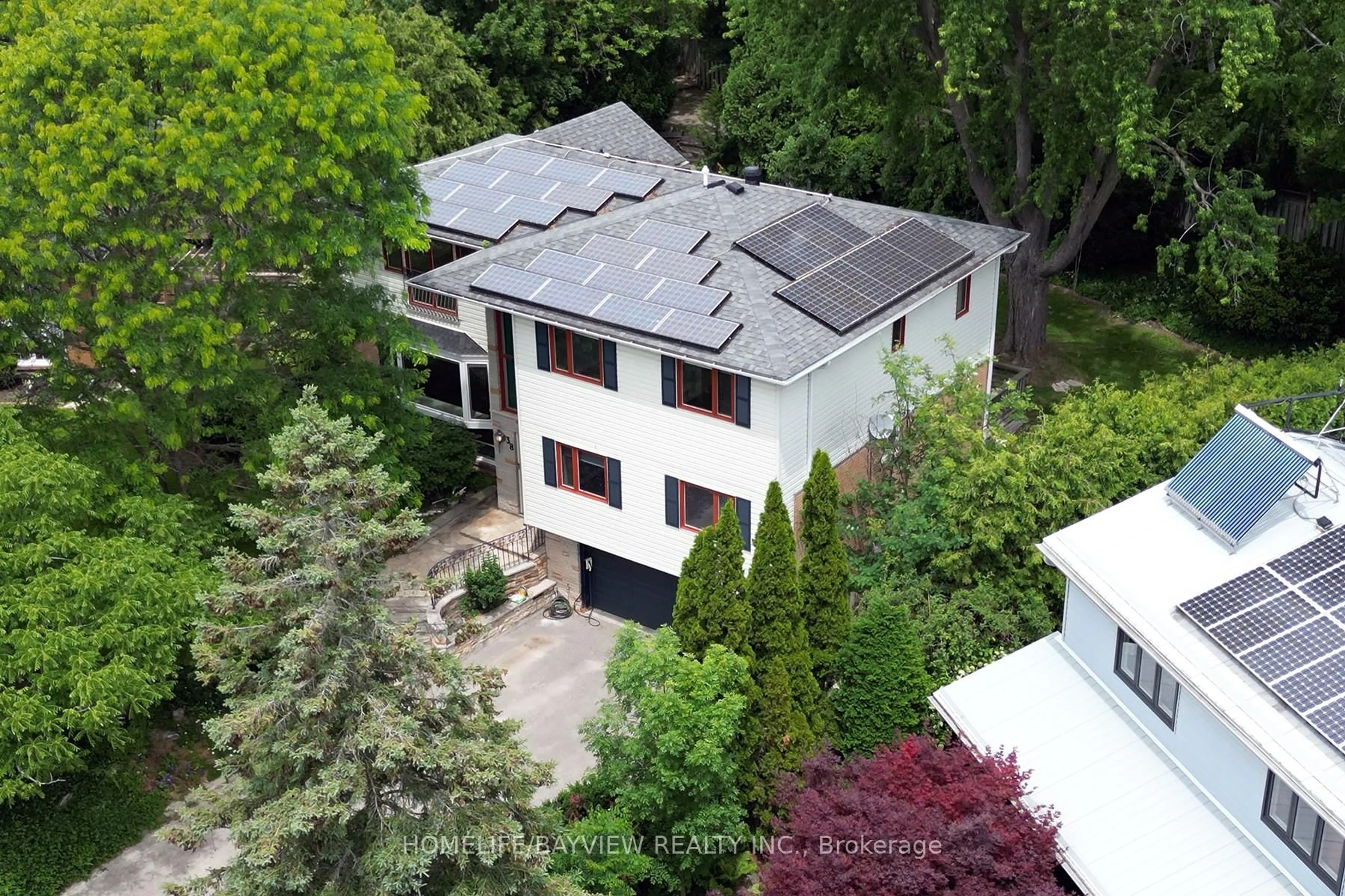 A pic from outside/outdoor area/front of a property/back of a property/a pic from drone, building for 38 Christman Crt, Markham Ontario L3P 3C8
