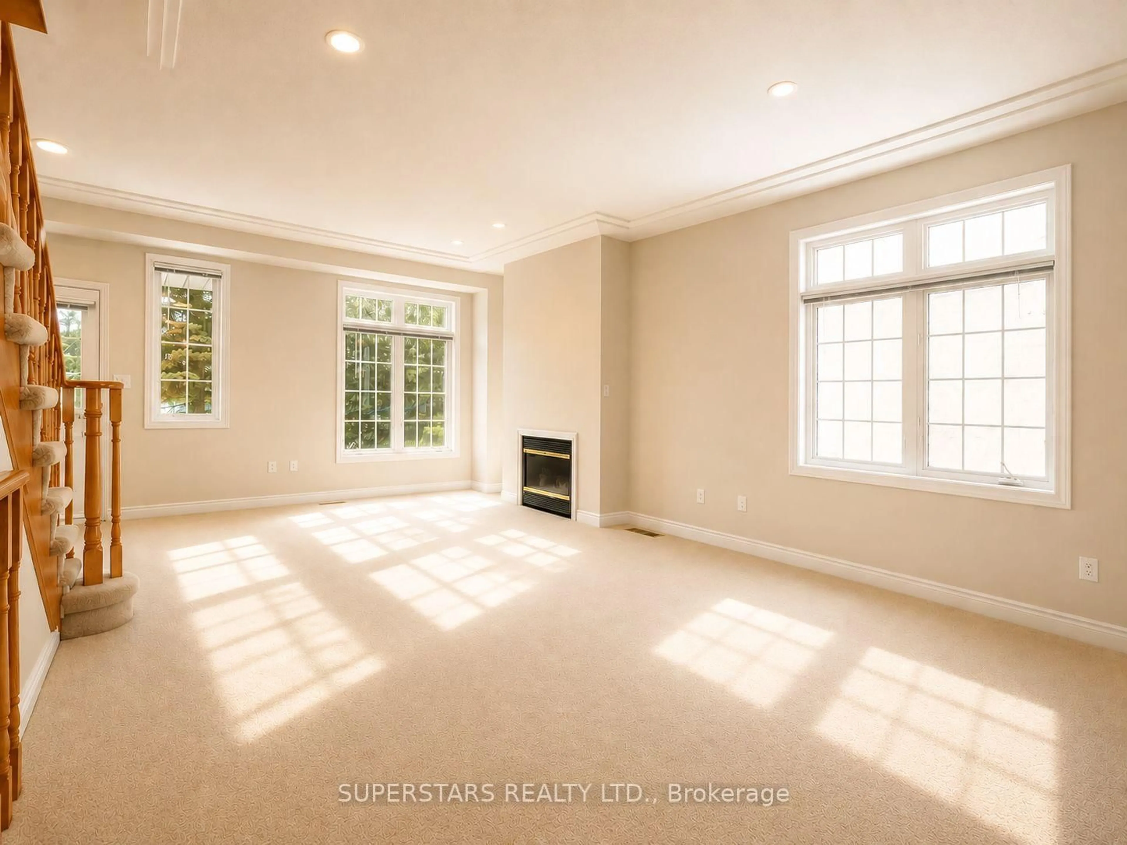 A pic of a room for 10 Post Oak Dr #18, Richmond Hill Ontario L4E 4H8