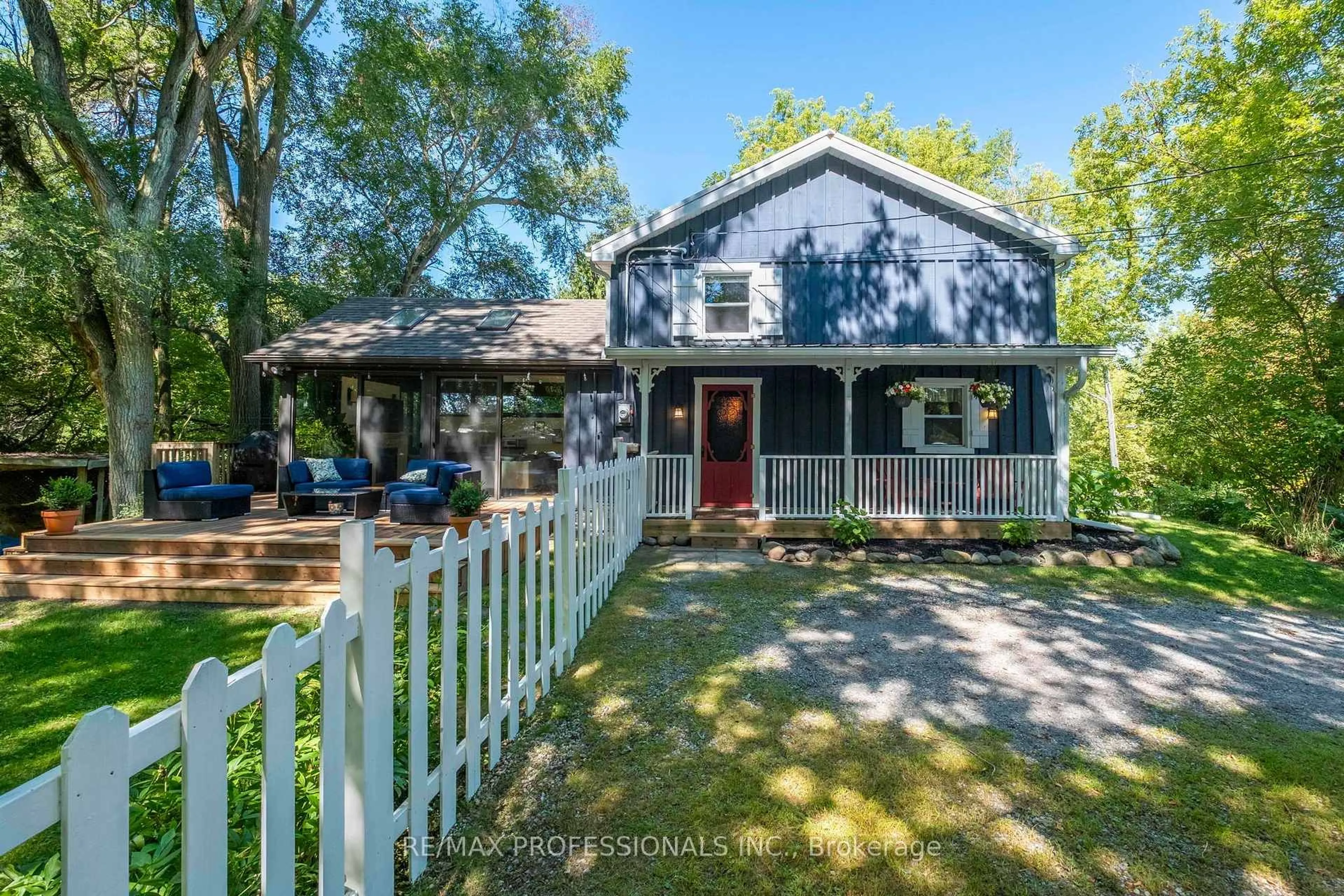 Home with vinyl exterior material, street for 14 Rebellion Way, King Ontario L0G 1T0