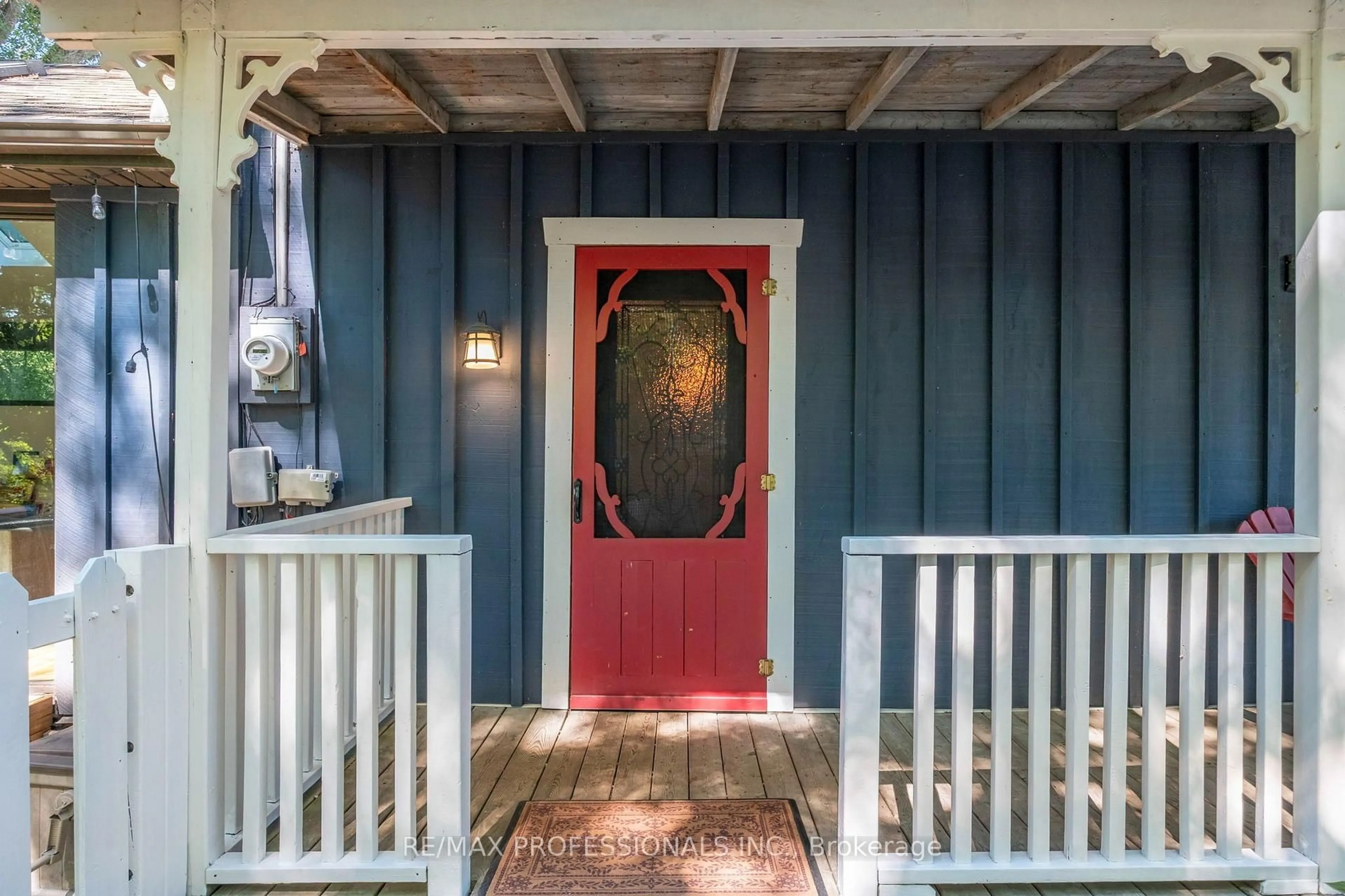 Indoor entryway for 14 Rebellion Way, King Ontario L0G 1T0
