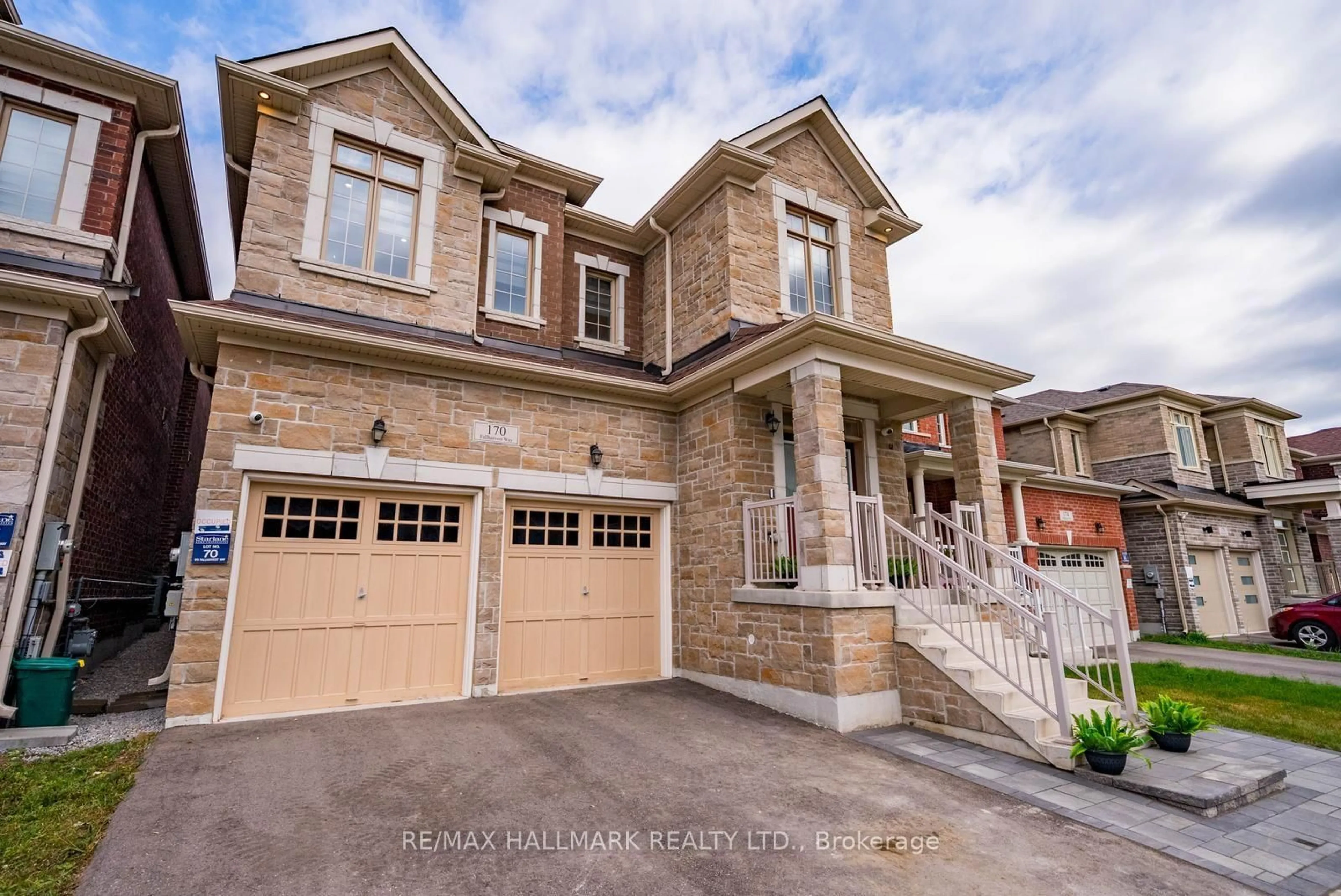 Home with brick exterior material, street for 170 Fallharvest Way, Whitchurch-Stouffville Ontario L4A 5A2