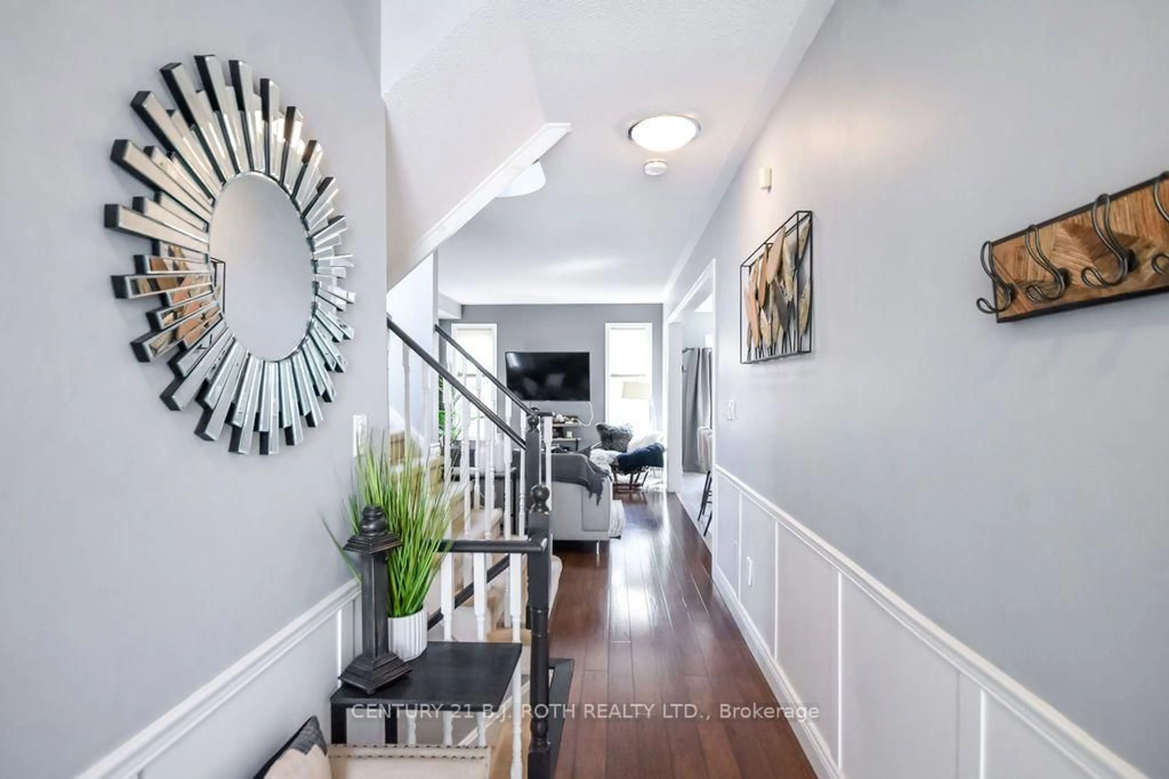 Indoor entryway for 47 Legion Way, Essa Ontario L0M 1B5