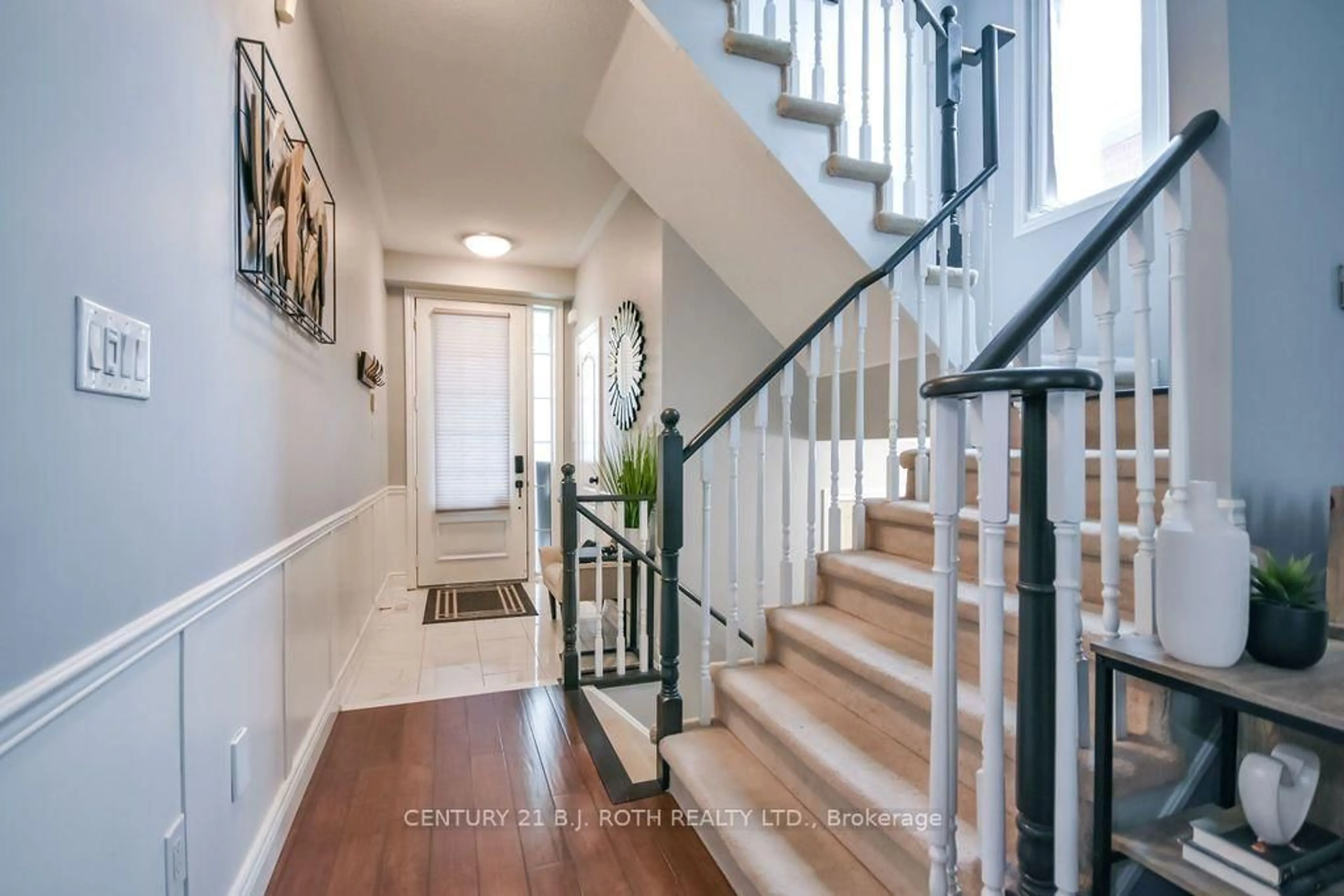 Indoor entryway for 47 Legion Way, Essa Ontario L0M 1B5