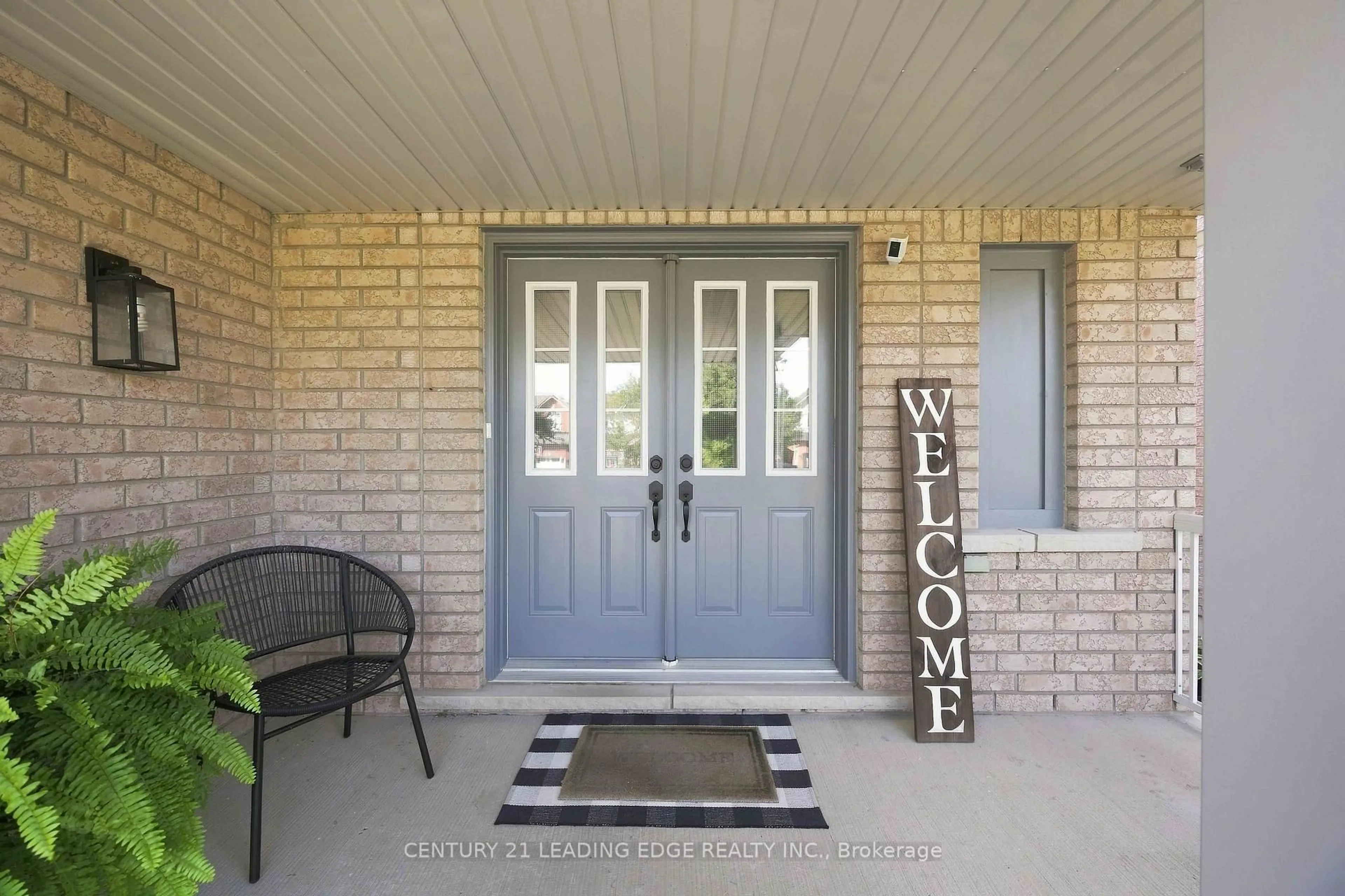 Indoor entryway for 16 Bolster Lane, Uxbridge Ontario L9P 2A3