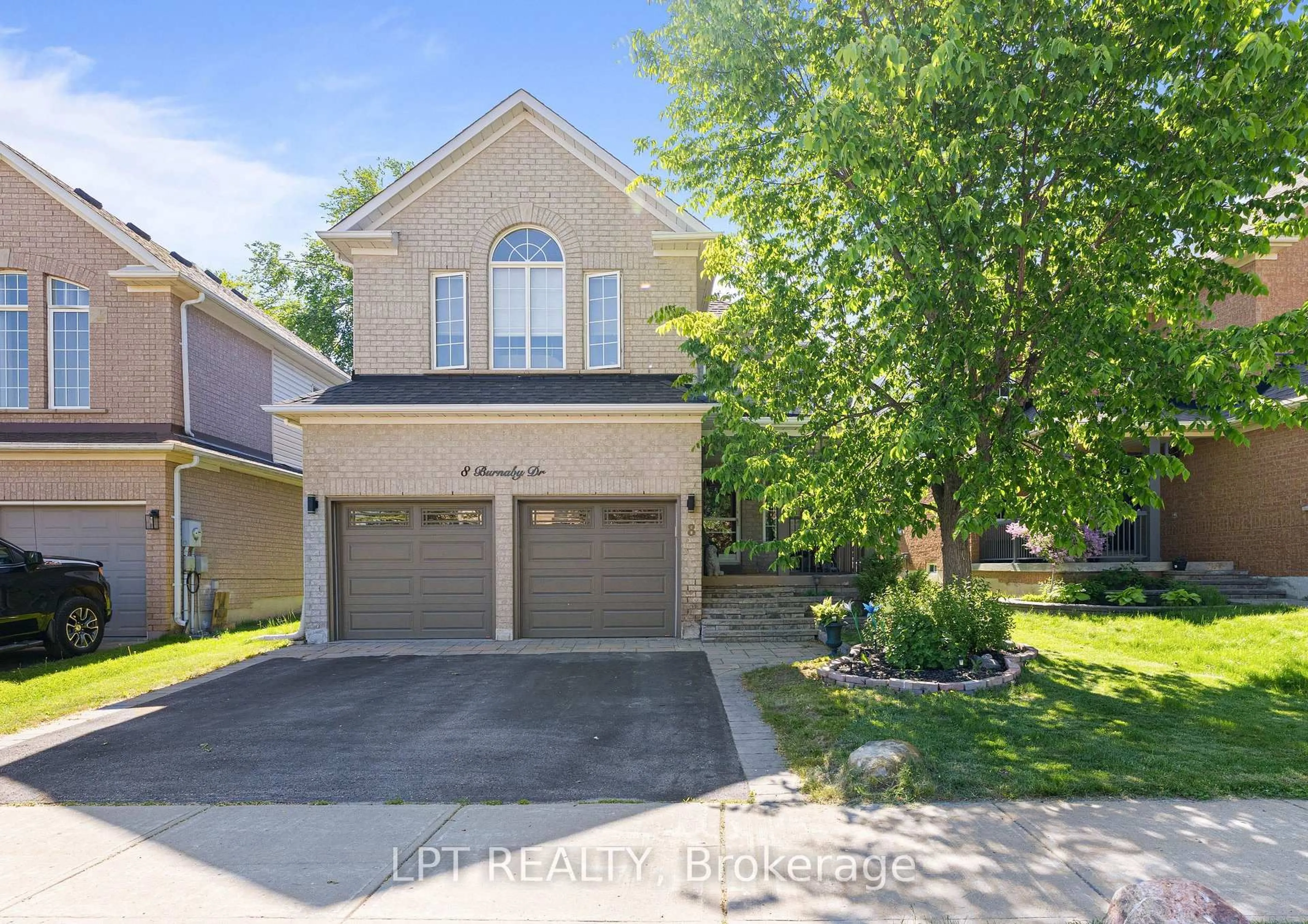 Unknown for 8 Burnaby Dr, Georgina Ontario L4P 3Z1