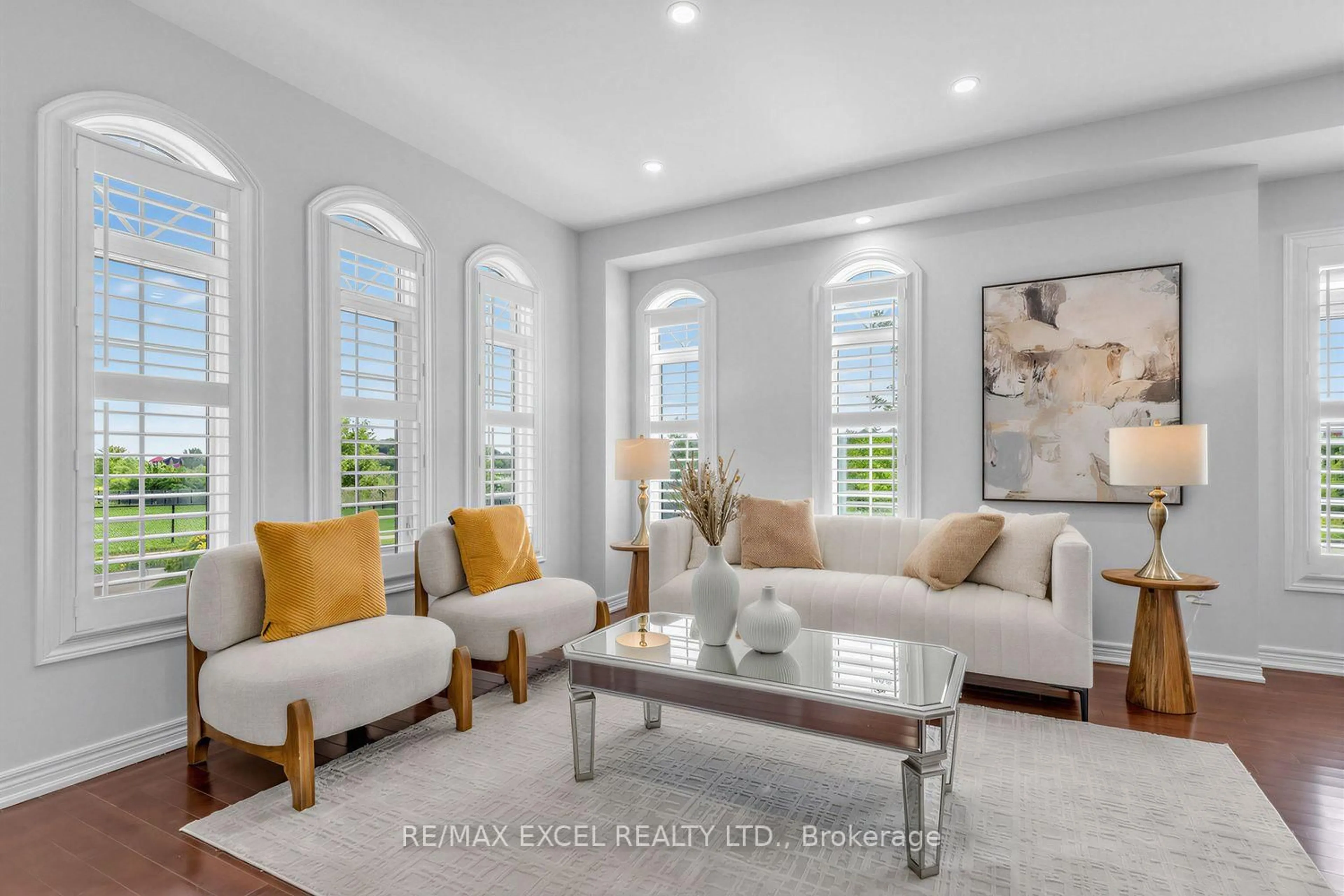 Living room with furniture, ceramic/tile floor for 43 Pearl Lake Rd, Markham Ontario L6B 0X3