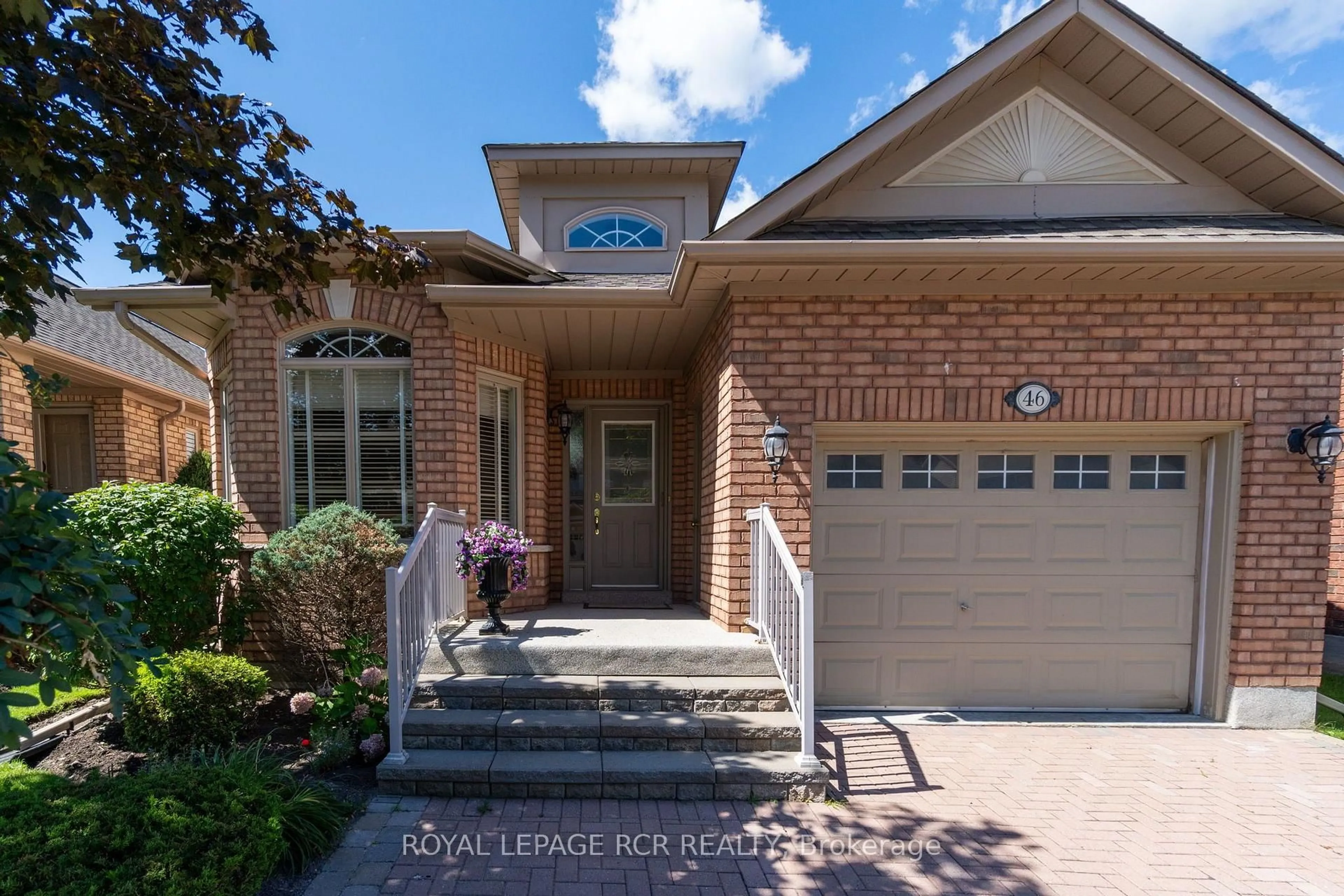 Home with brick exterior material, street for 46 Sunset Blvd #2, New Tecumseth Ontario L9R 1Z5