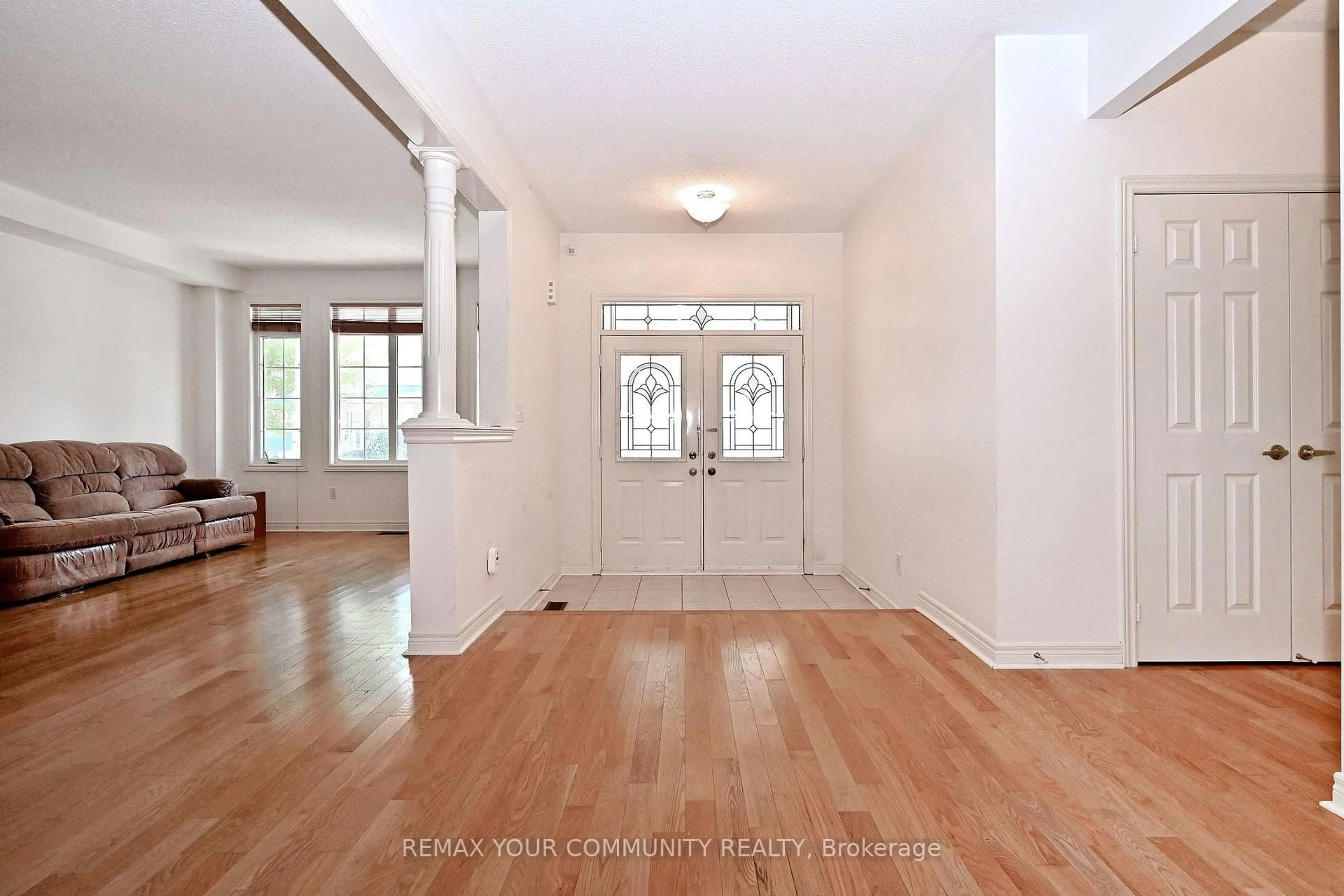 Indoor entryway for 14 Houser St, Markham Ontario L6E 1H9