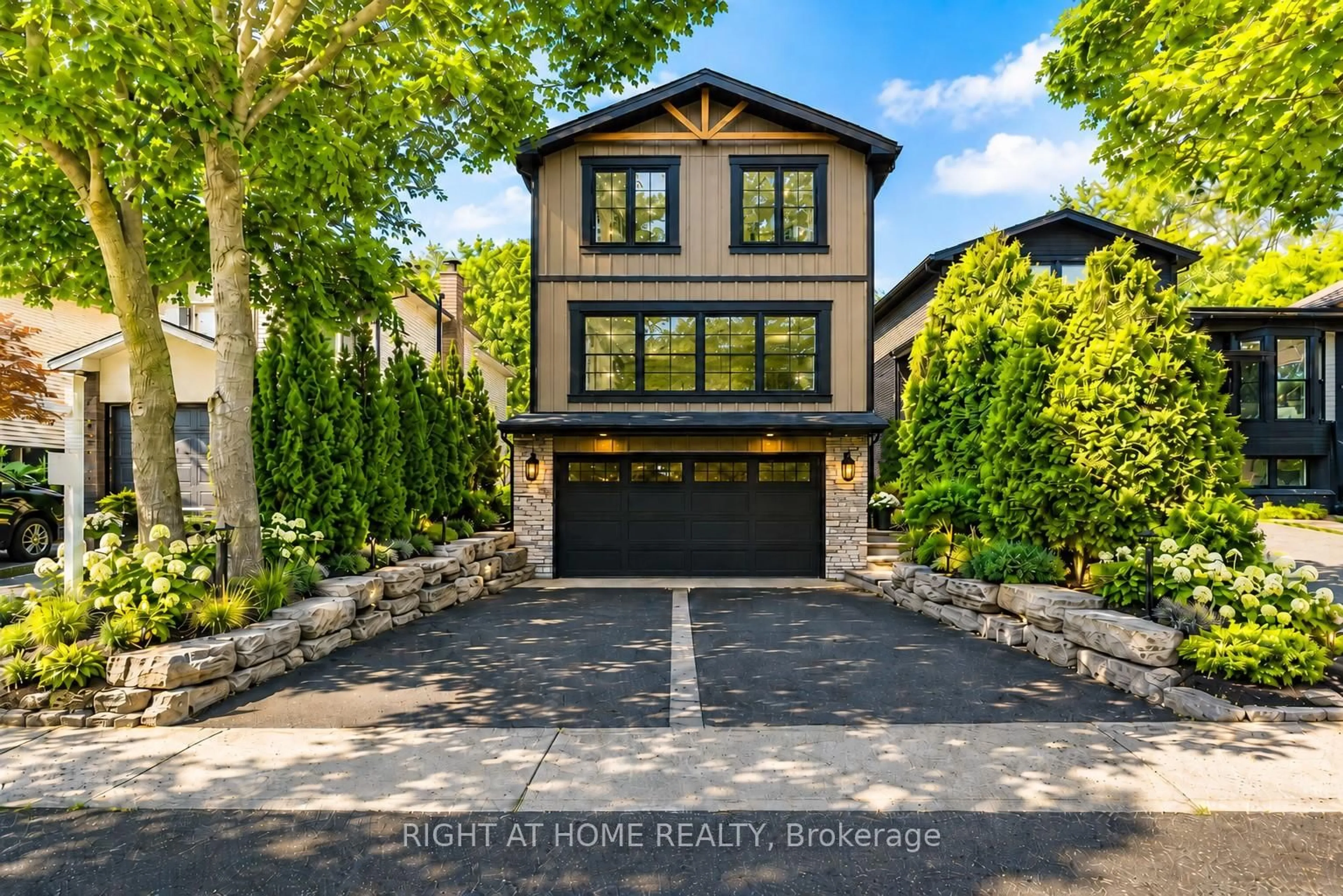 Unknown for 168 Springhead Gdns, Richmond Hill Ontario L4C 5C6