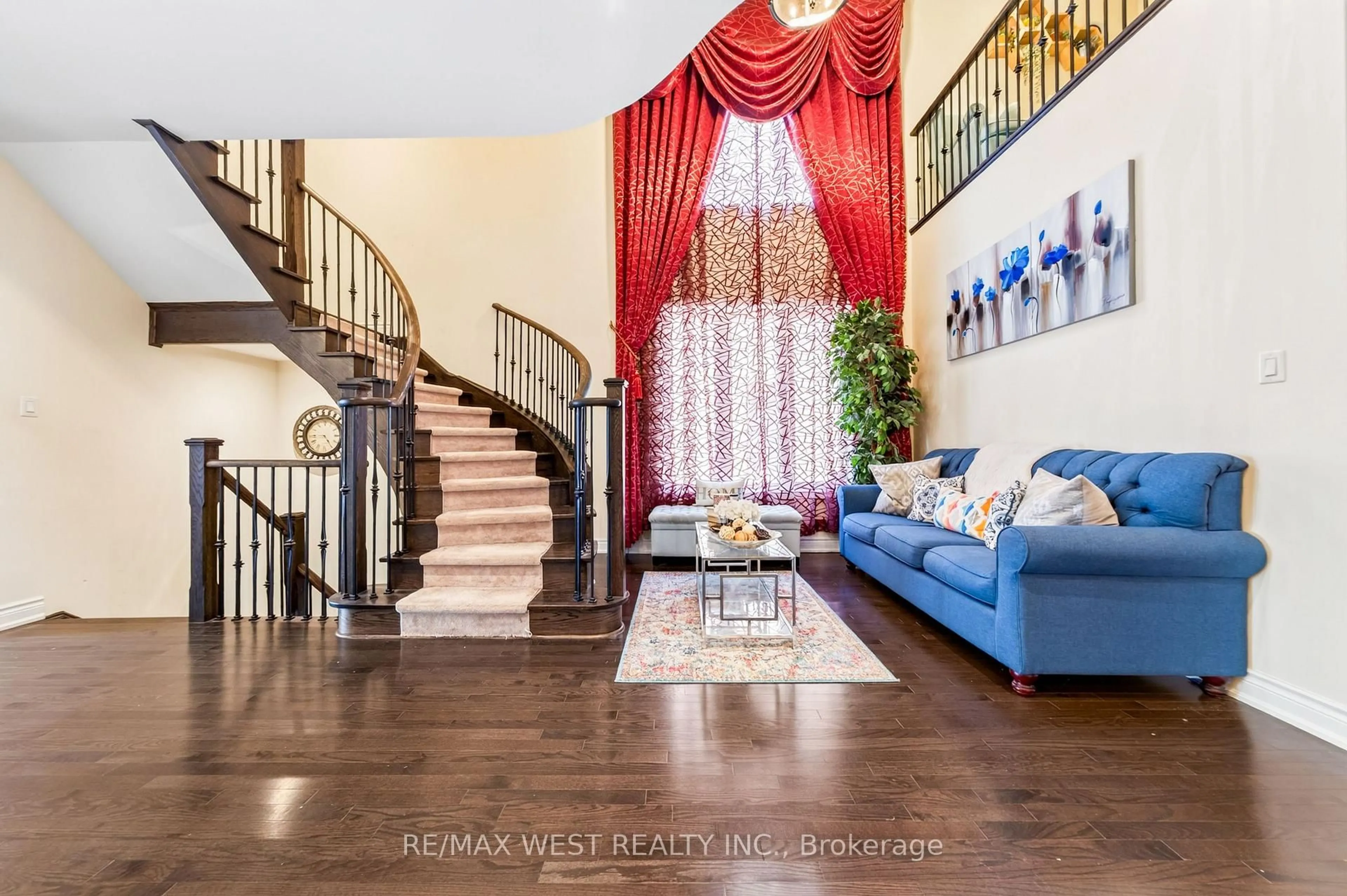 Indoor entryway for 12 Oldham St, Vaughan Ontario L4H 3N9
