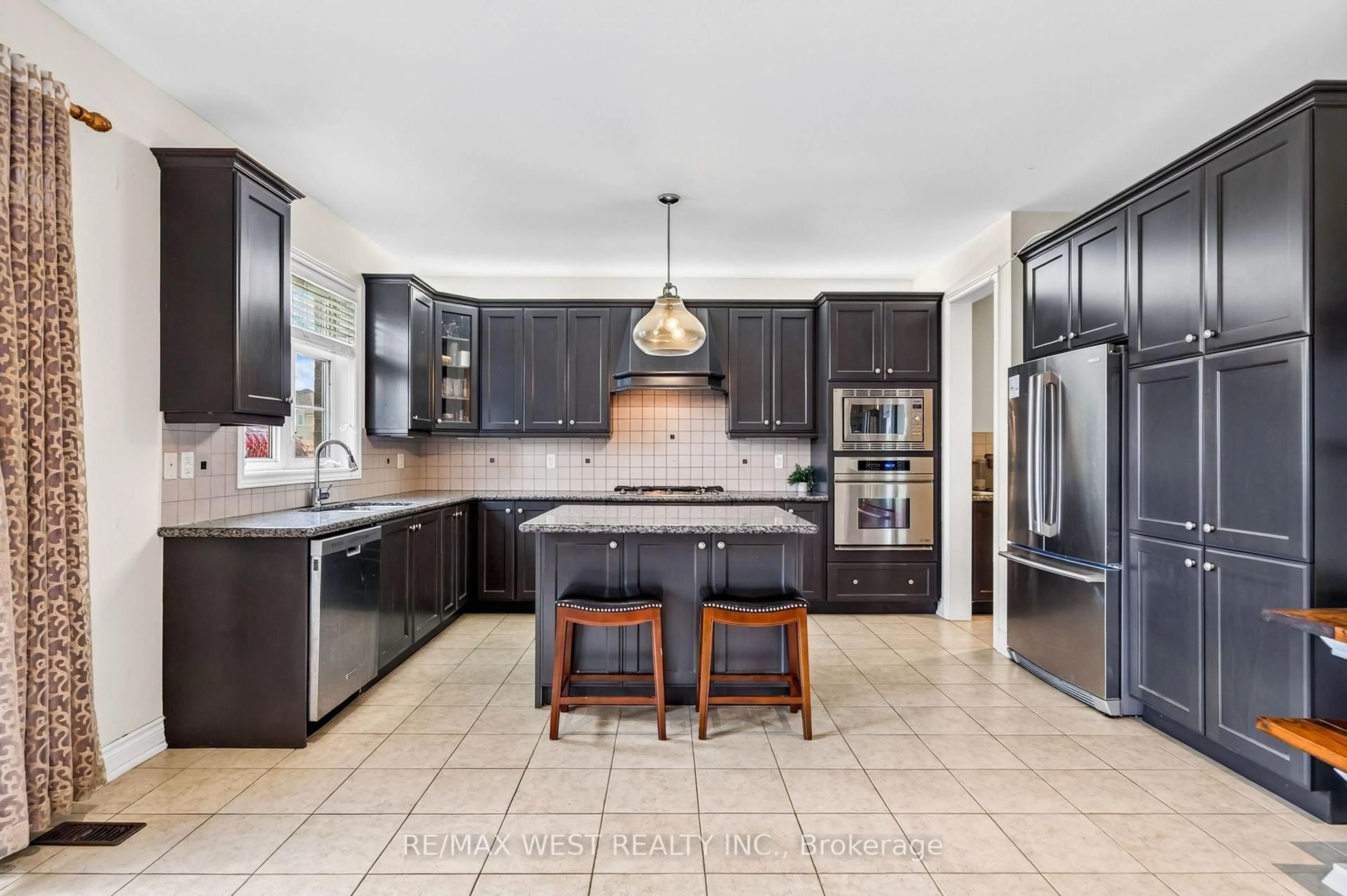 Open concept kitchen, ceramic/tile floor for 12 Oldham St, Vaughan Ontario L4H 3N9