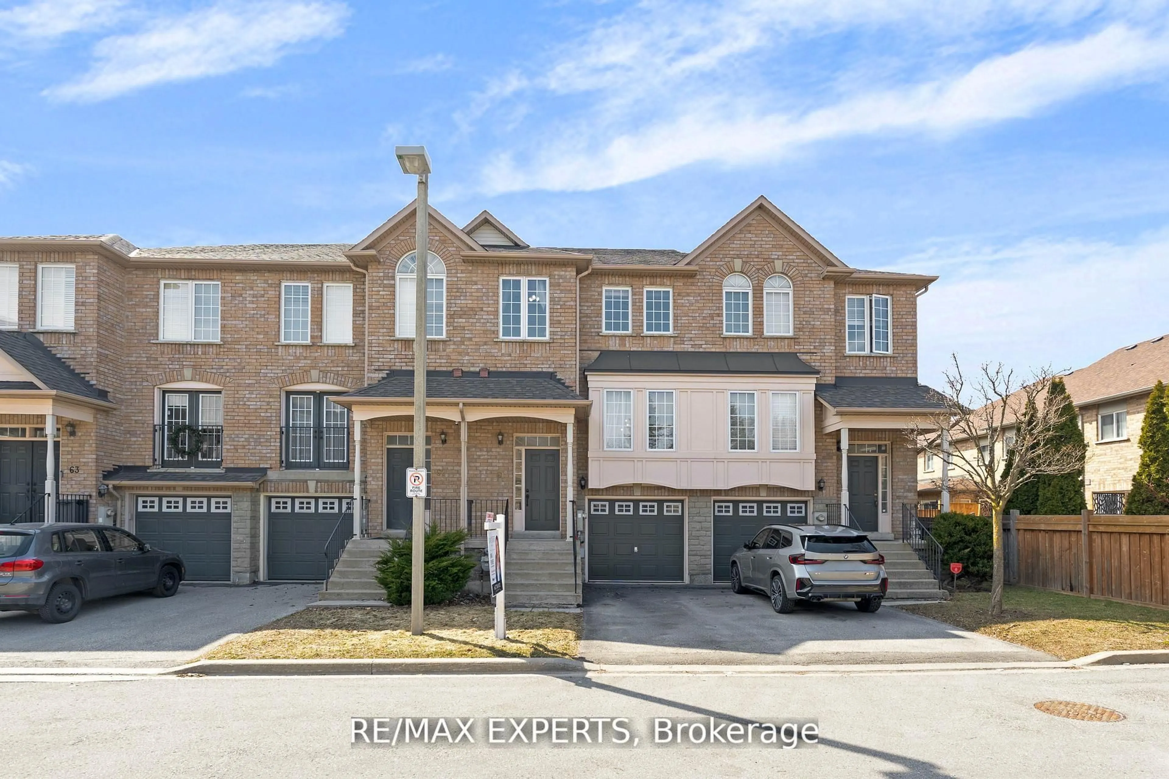A pic from outside/outdoor area/front of a property/back of a property/a pic from drone, street for 19 Foxchase Ave #61, Vaughan Ontario L4L 9N1