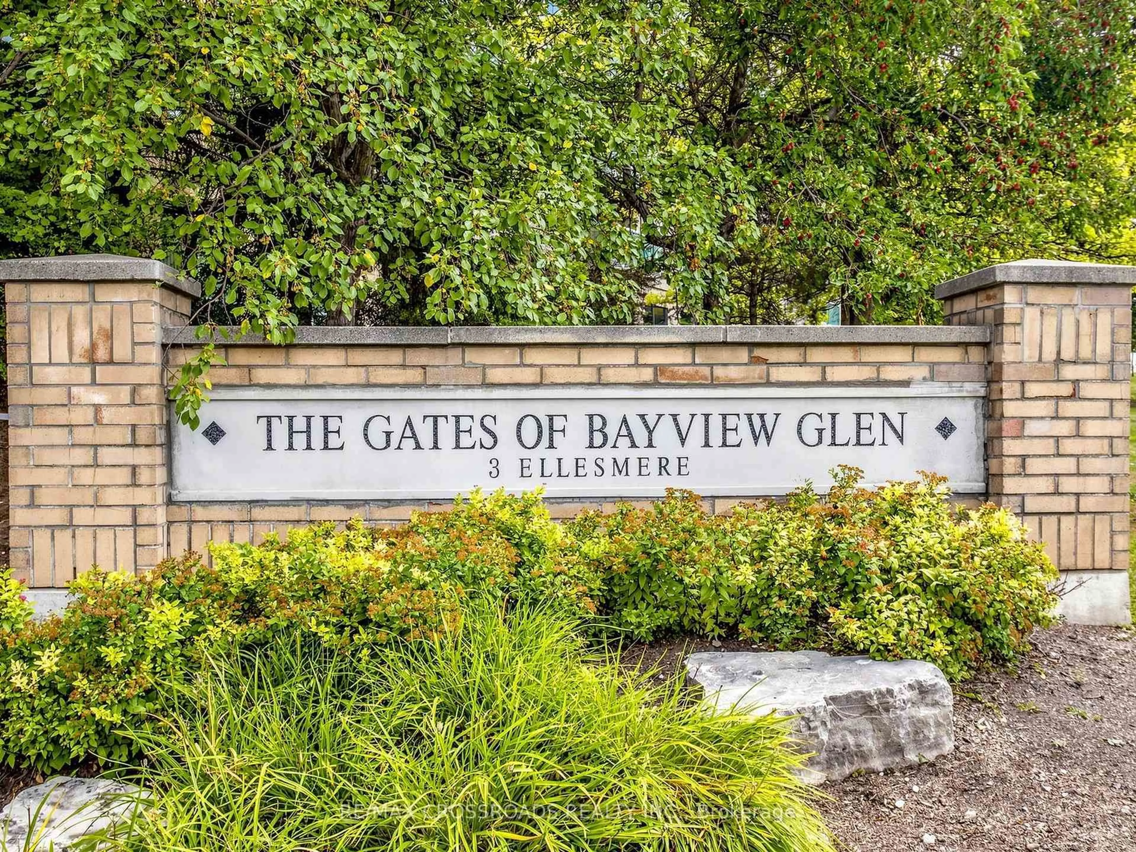 Indoor foyer for 3 Ellesmere St #713, Richmond Hill Ontario L4B 4N2