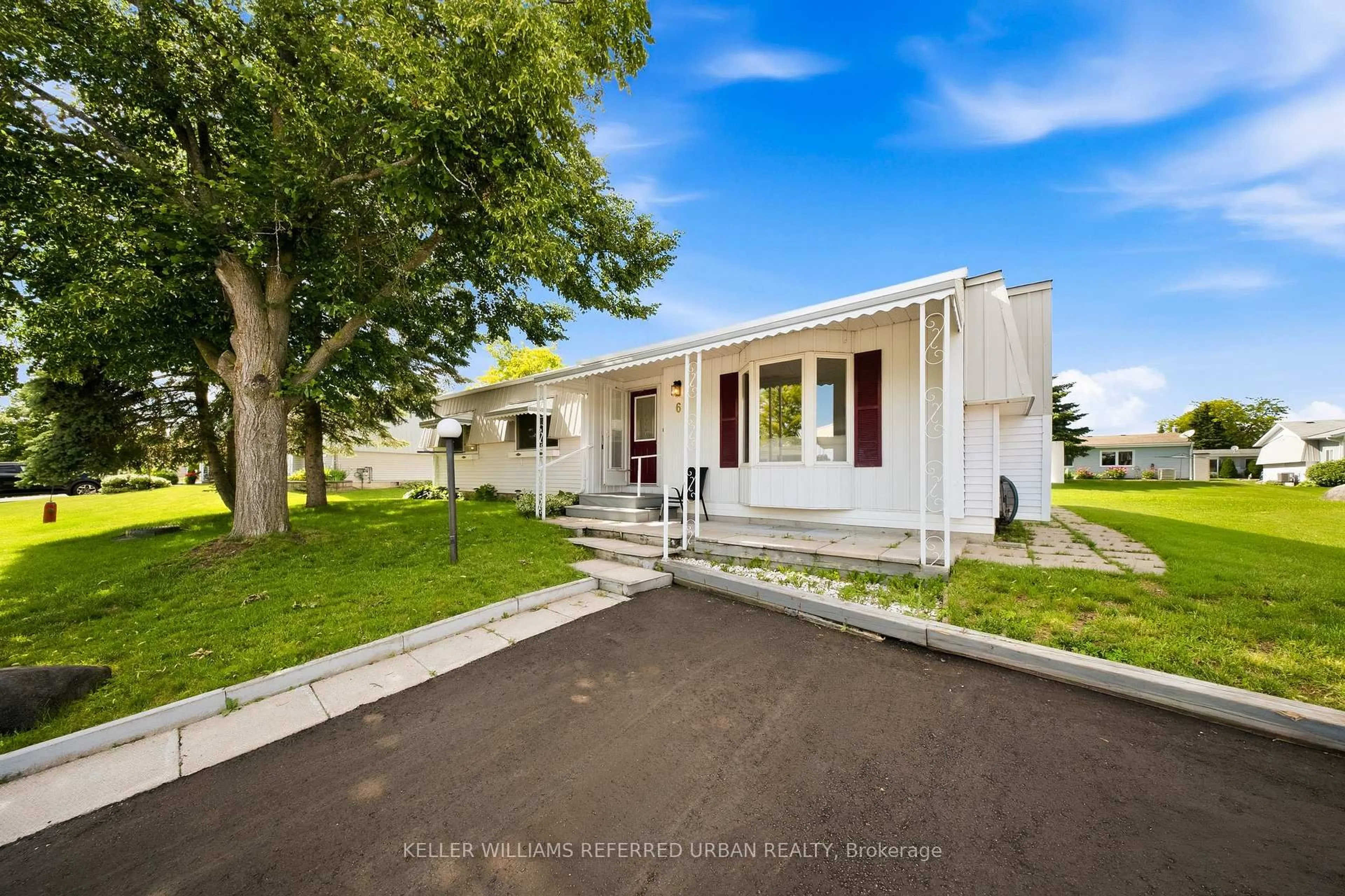 Home with vinyl exterior material, street for 6 Gander Cove, Innisfil Ontario L9S 1R9