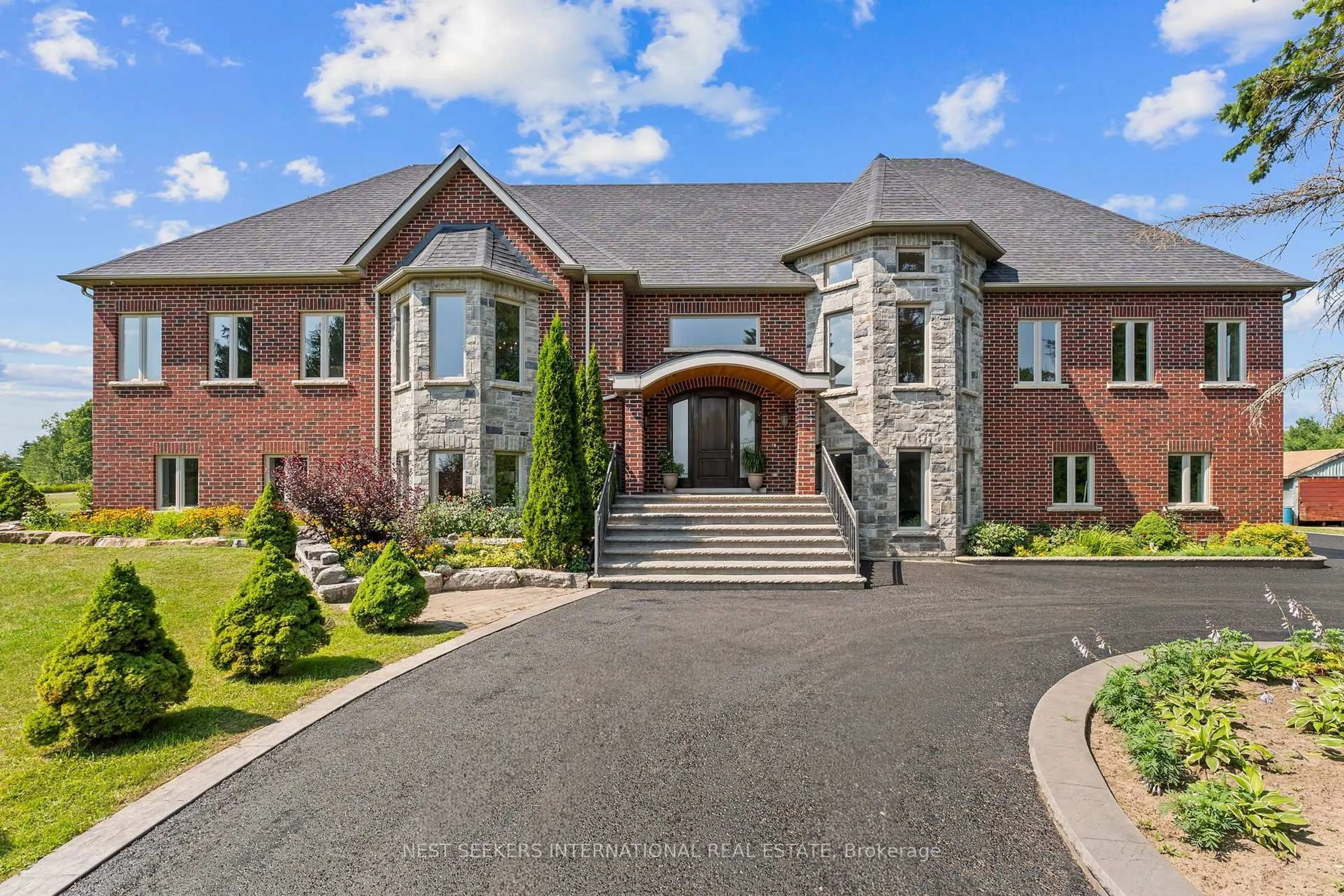 Home with brick exterior material, unknown for 8490 19TH Sdrd, King Ontario L0G 1T0