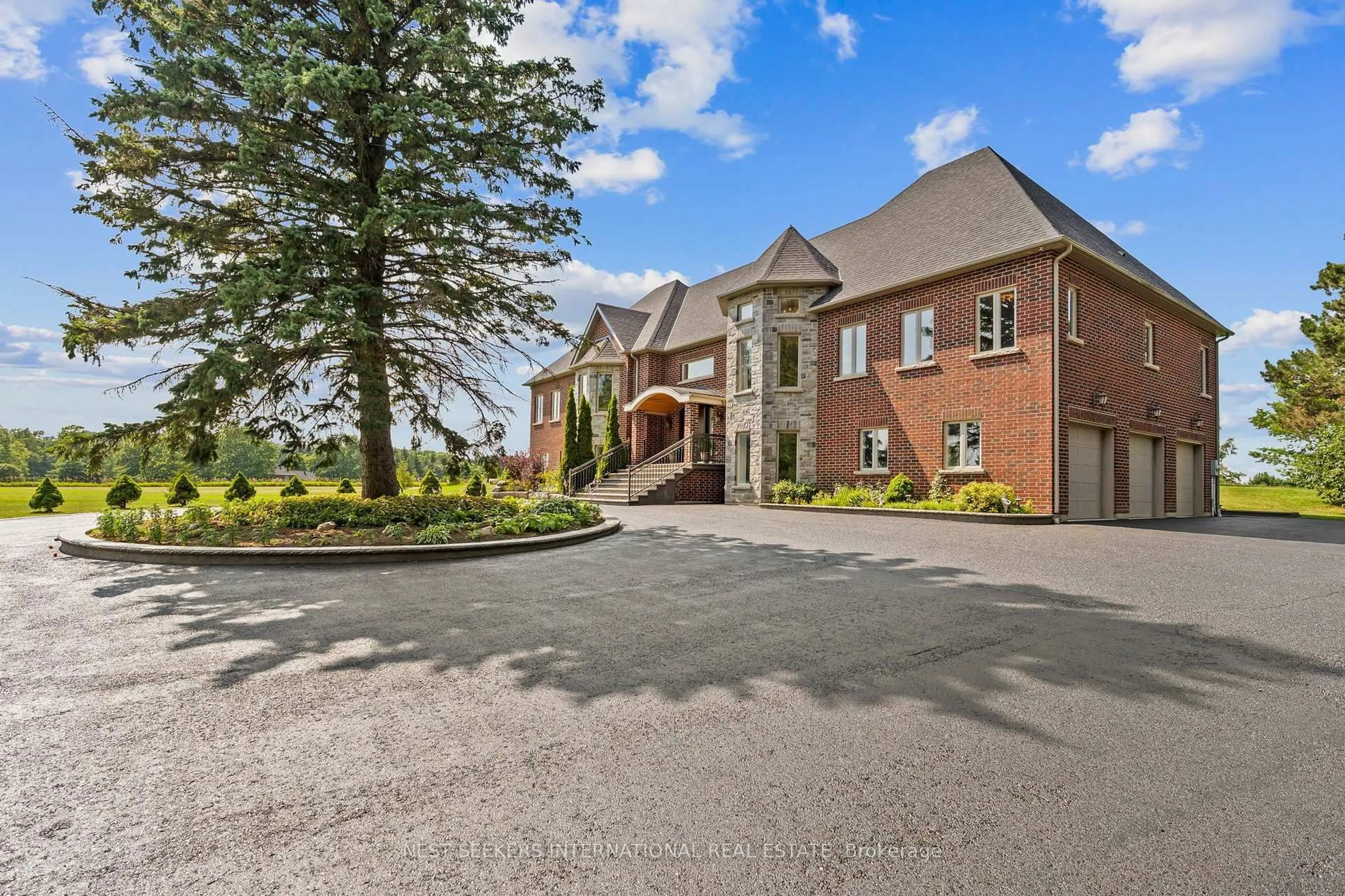Home with brick exterior material, mountain view for 8490 19TH Sdrd, King Ontario L0G 1T0