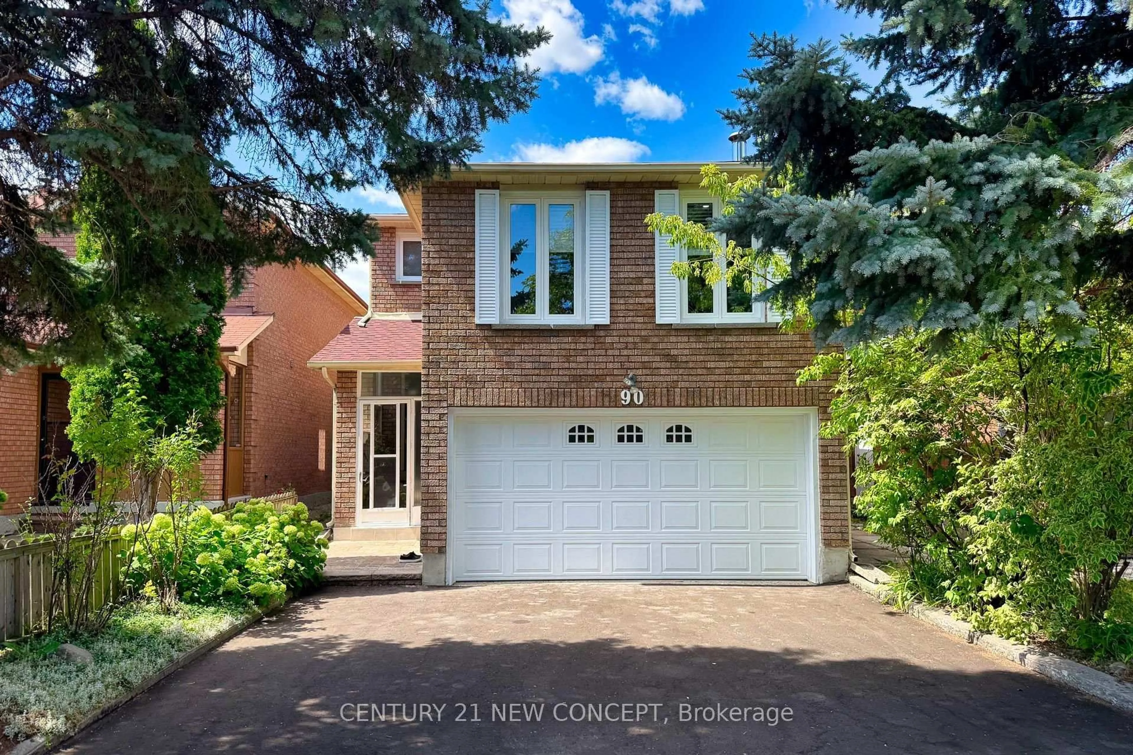 Home with brick exterior material, street for 90 Wade Gate, Vaughan Ontario L4J 5X4