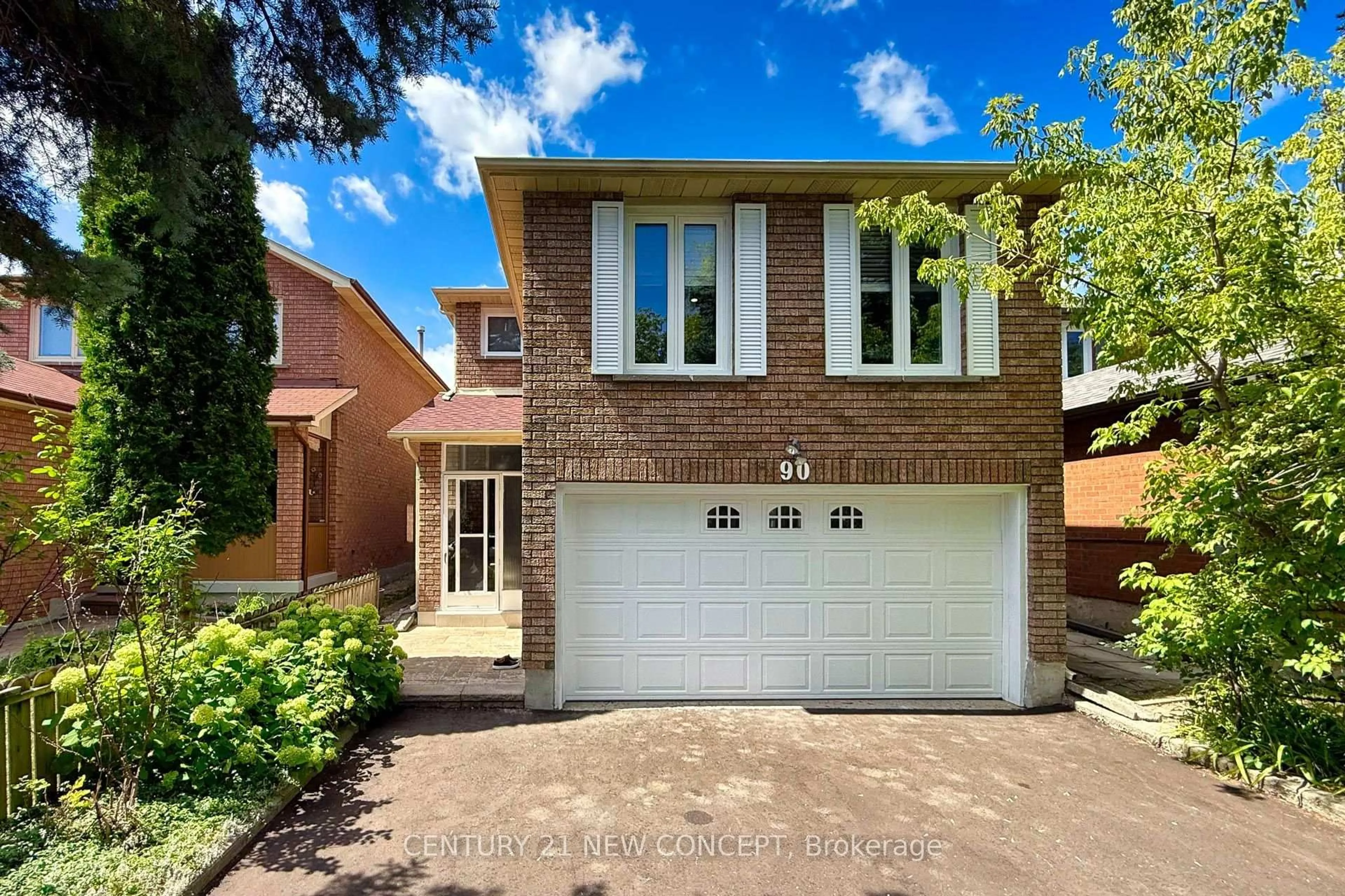 Home with brick exterior material, street for 90 Wade Gate, Vaughan Ontario L4J 5X4