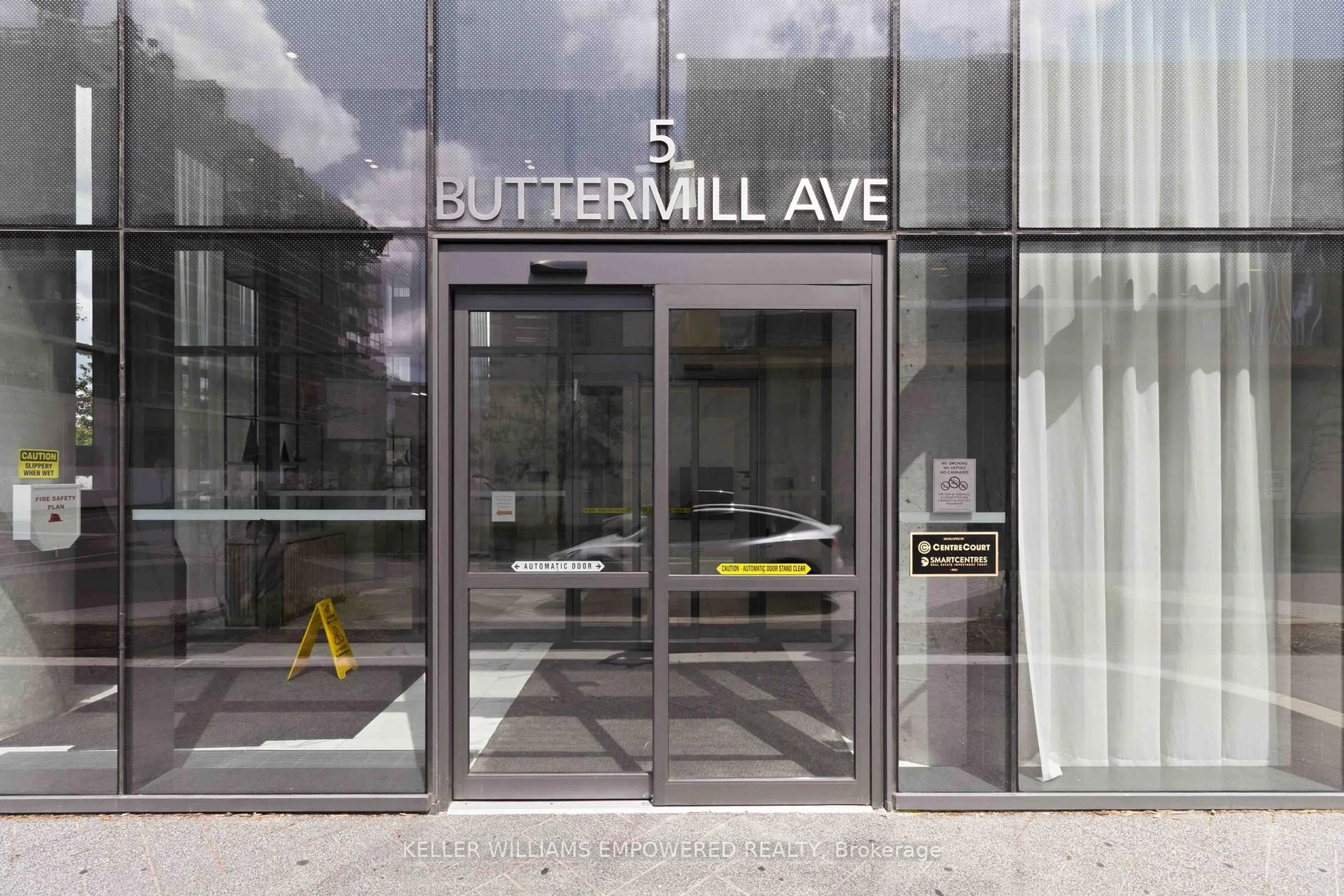 Indoor foyer for 5 Buttermill Ave #2501, Vaughan Ontario L4K 0J5