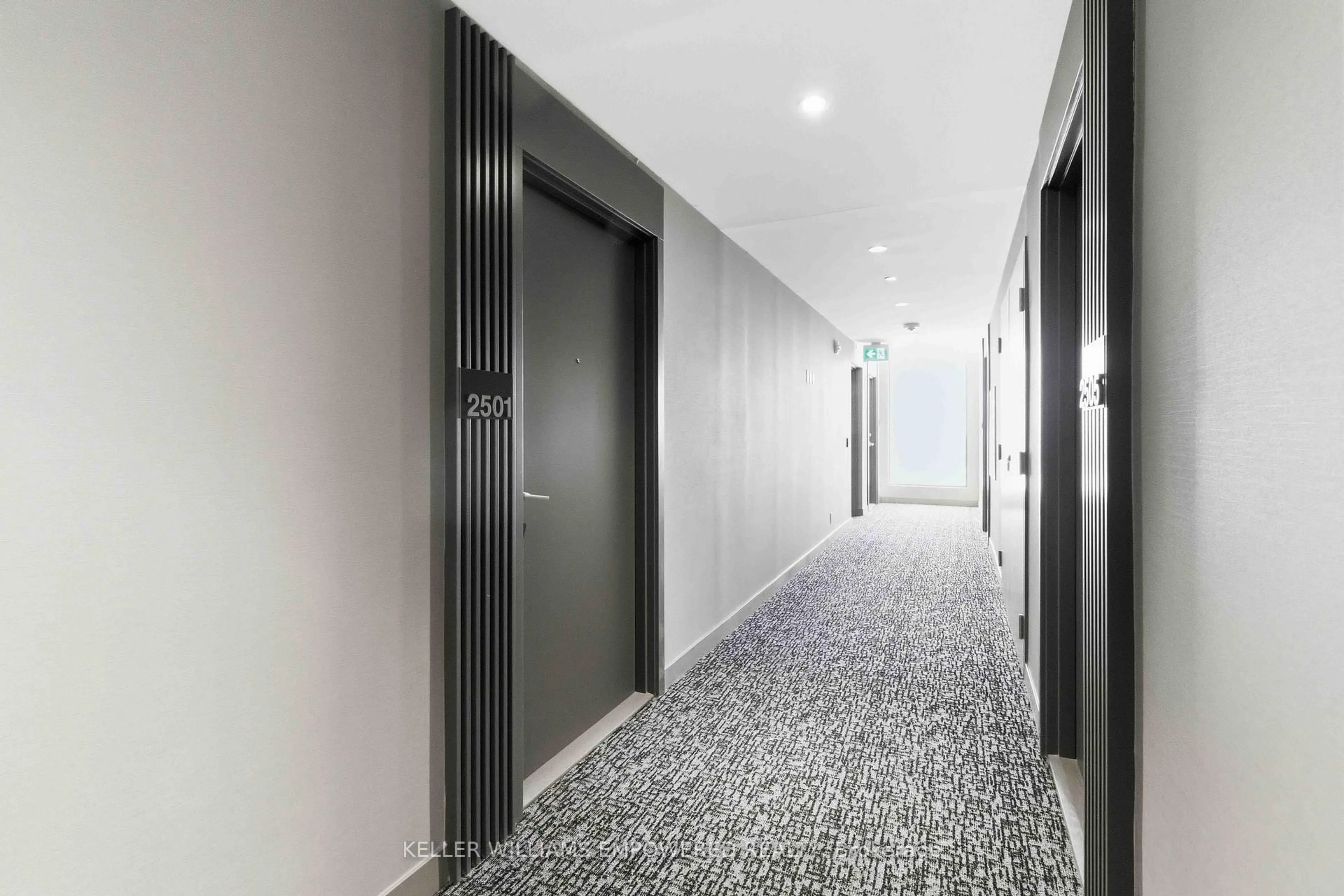 Indoor foyer for 5 Buttermill Ave #2501, Vaughan Ontario L4K 0J5