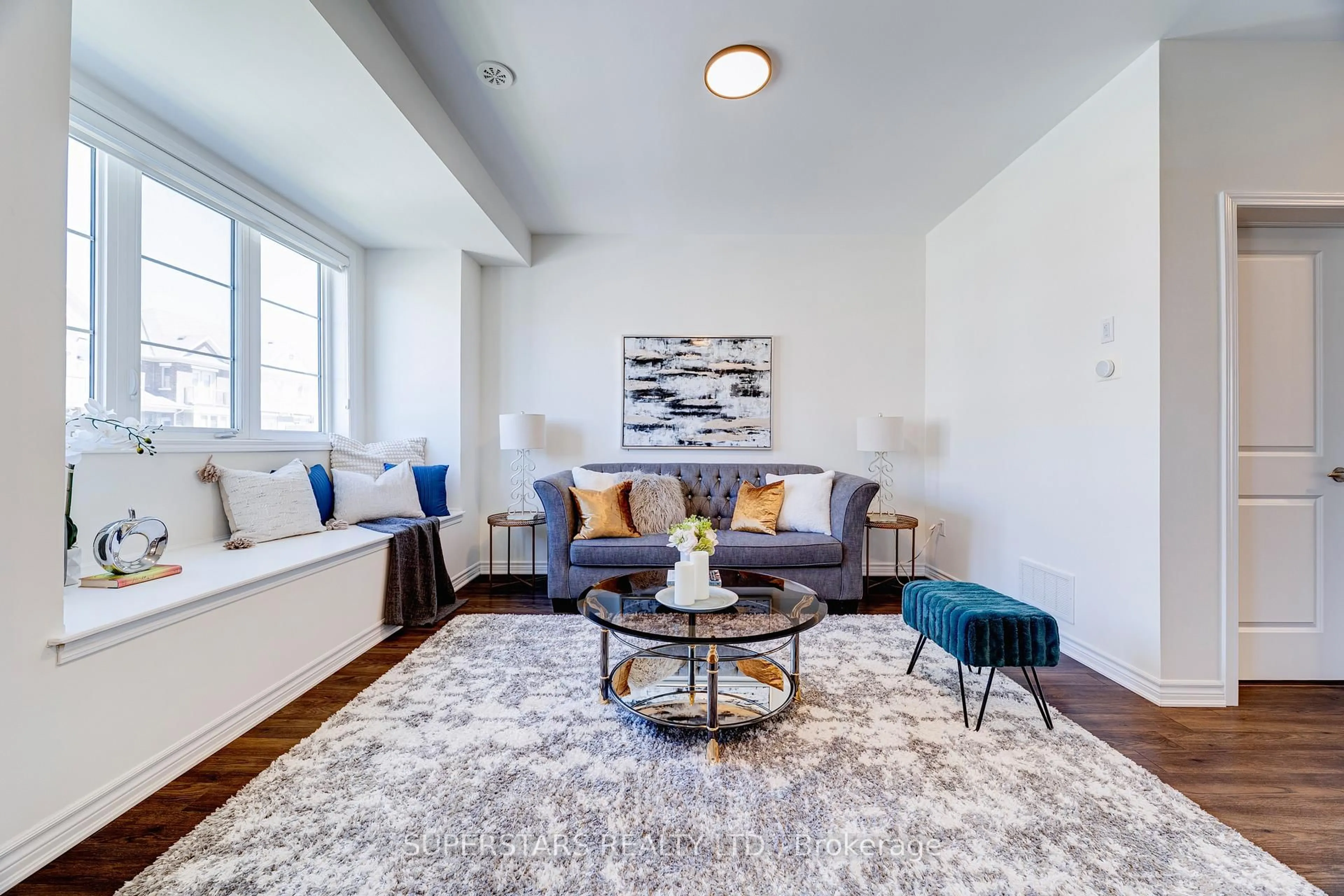 Living room with furniture, unknown for 241 Rustle Woods Ave, Markham Ontario L6B 1M7