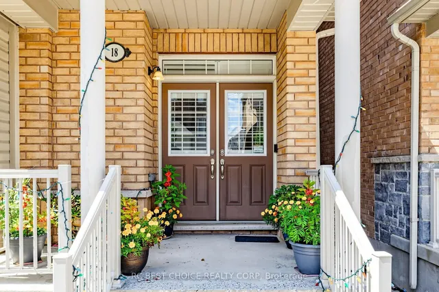18 Chauncey Crt, Markham 3