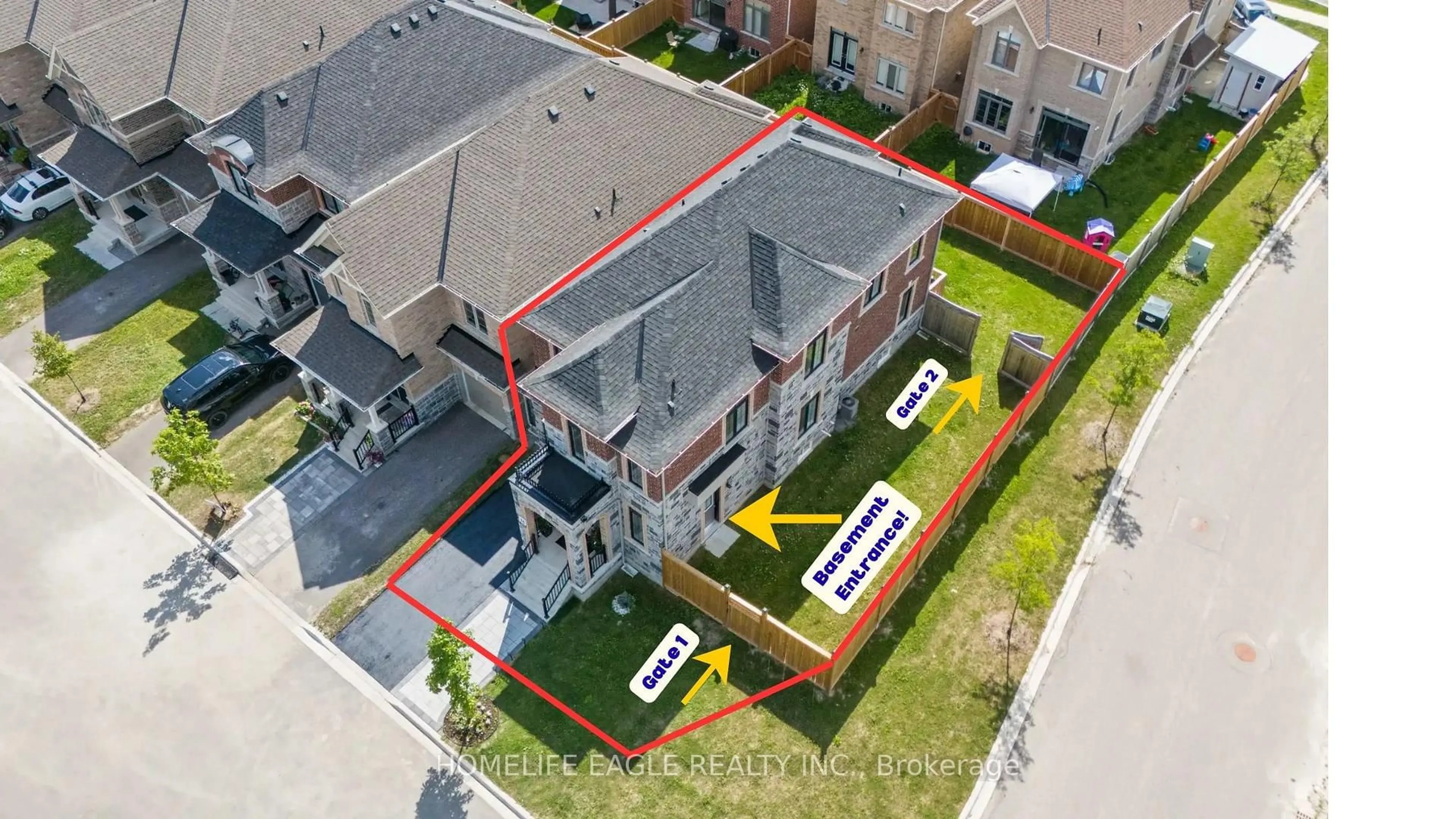 A pic from outside/outdoor area/front of a property/back of a property/a pic from drone, unknown for 20 Viola St, East Gwillimbury Ontario L9N 0T6
