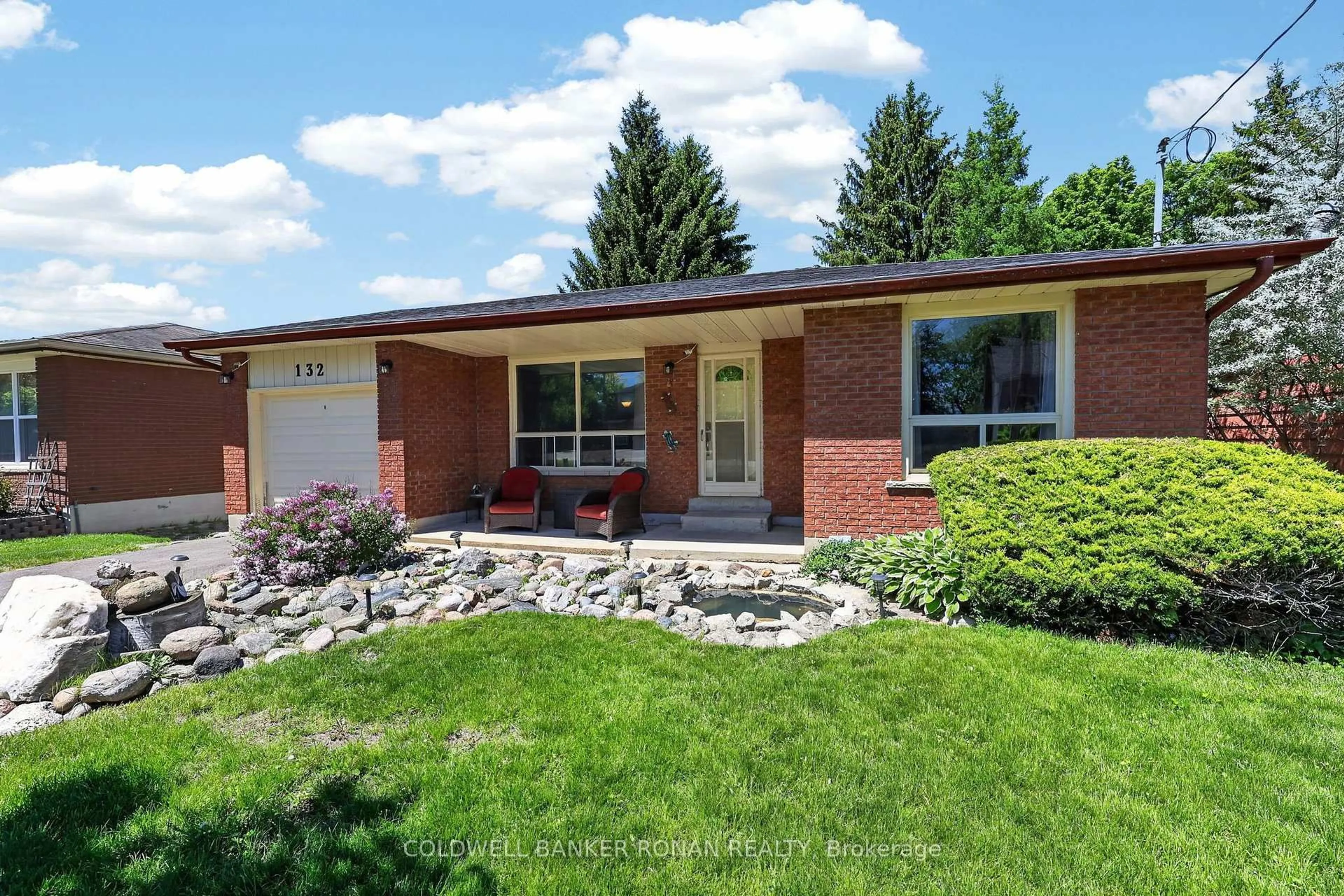 Home with brick exterior material, street for 132 Queen St, New Tecumseth Ontario L9R 1K6