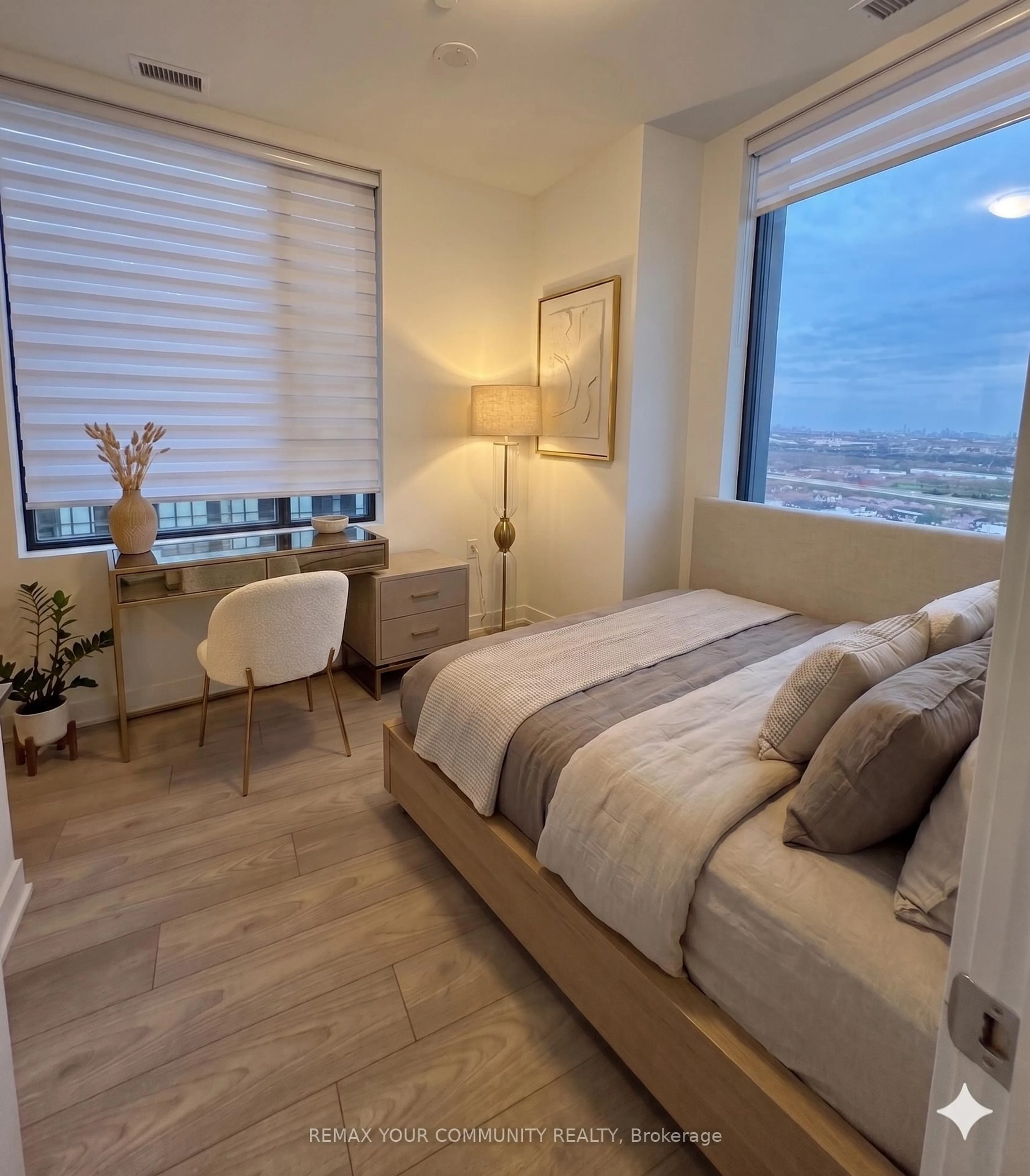 A pic of a room for 2920 Highway 7 Rd #3301, Vaughan Ontario L4K 0P4
