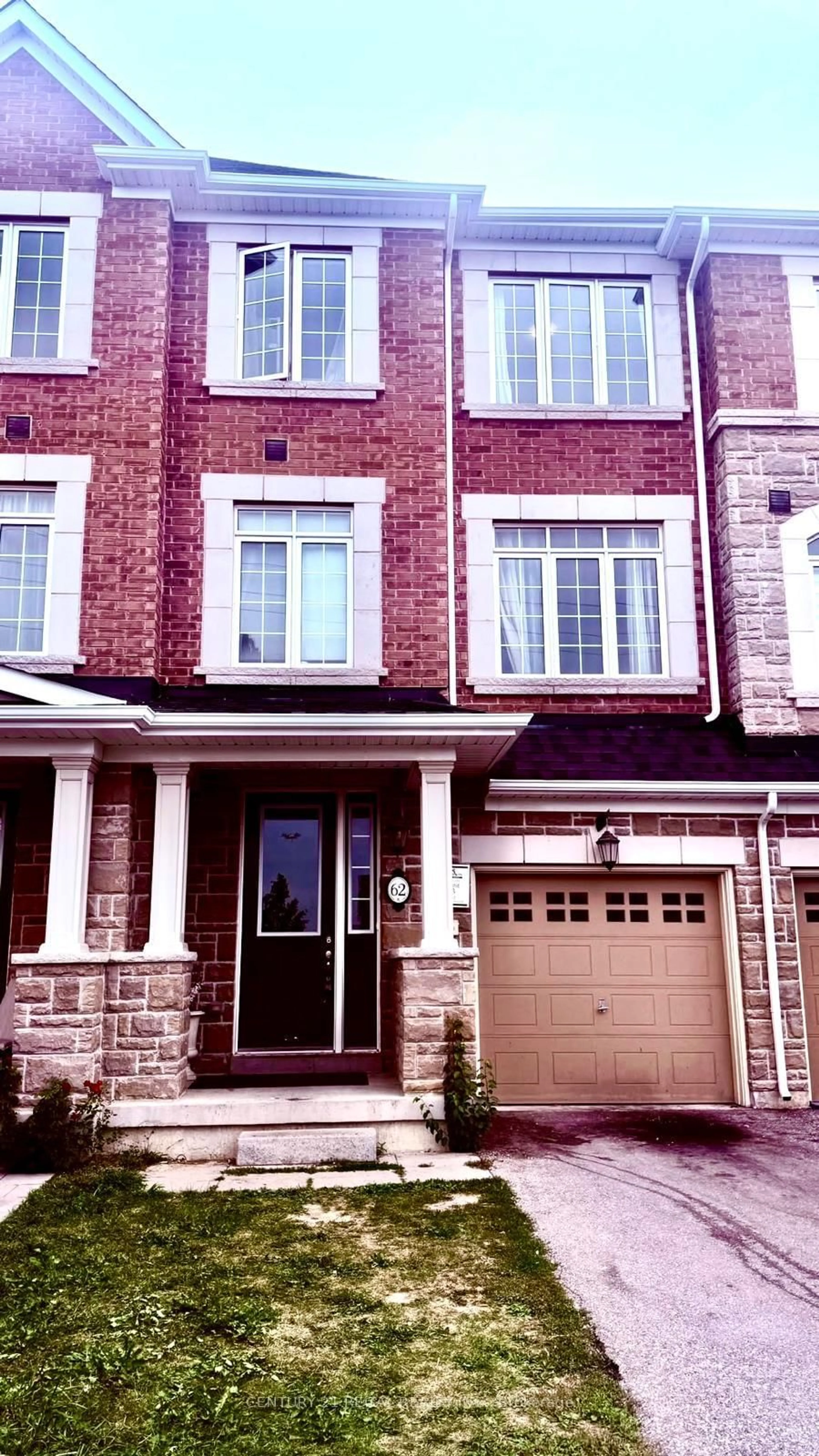 Home with brick exterior material, street for 62 Selby Cres, Bradford West Gwillimbury Ontario L3Z 0V3