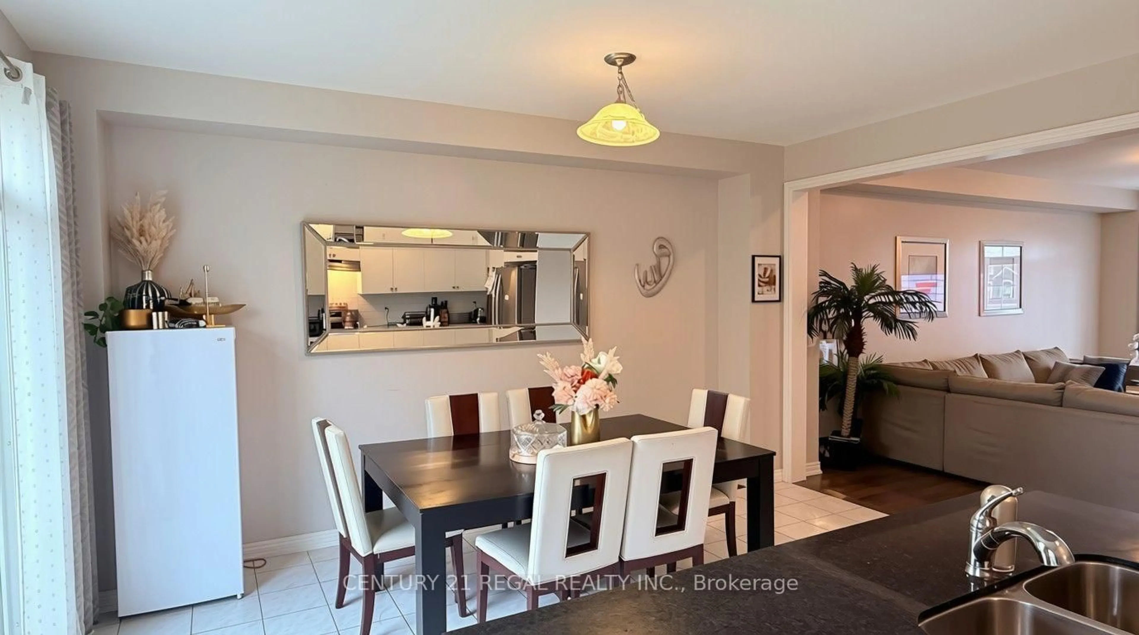Dining room, unknown for 62 Selby Cres, Bradford West Gwillimbury Ontario L3Z 0V3