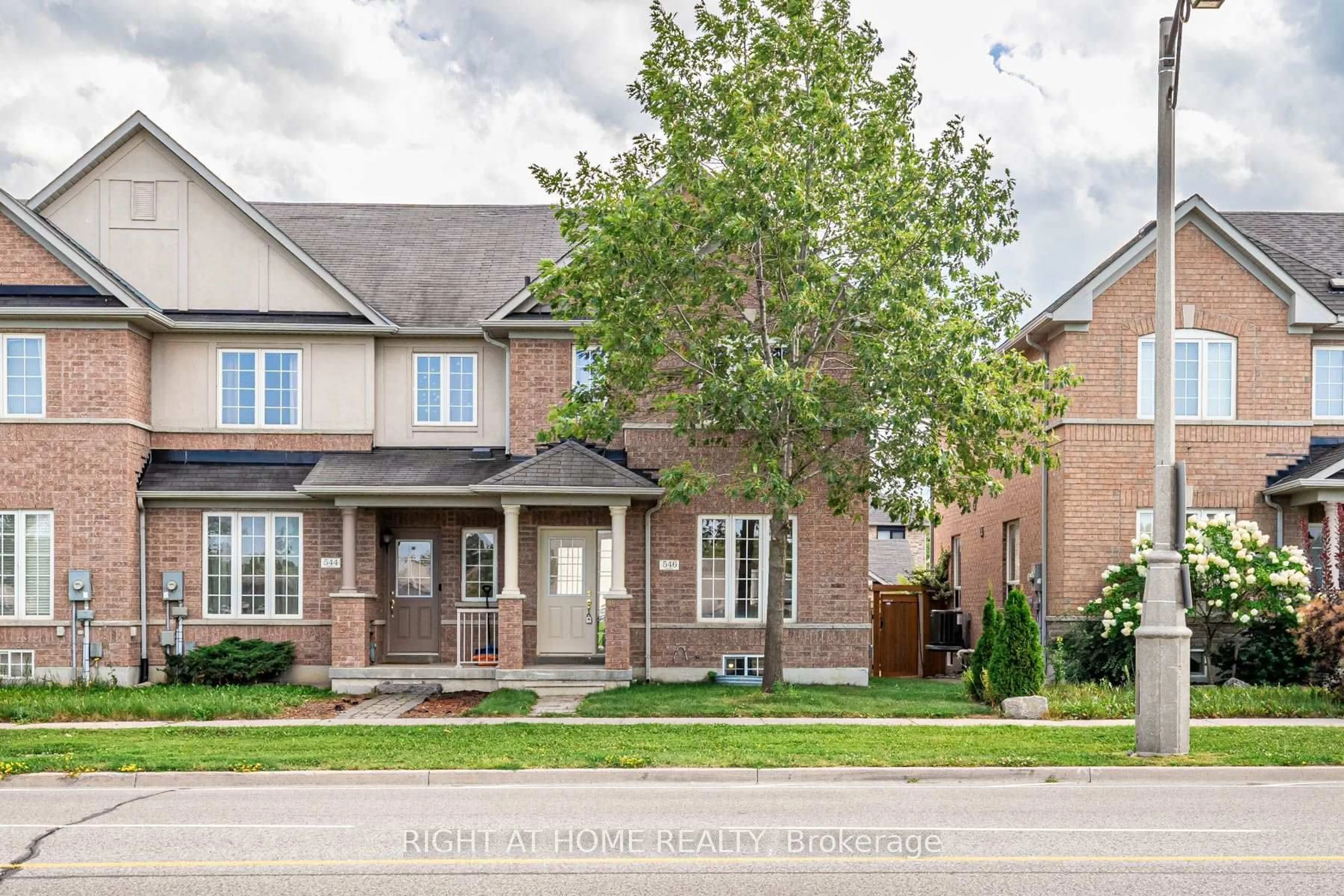 Home with brick exterior material, street for 546 Hoover Park Dr, Whitchurch-Stouffville Ontario L4A 0S8