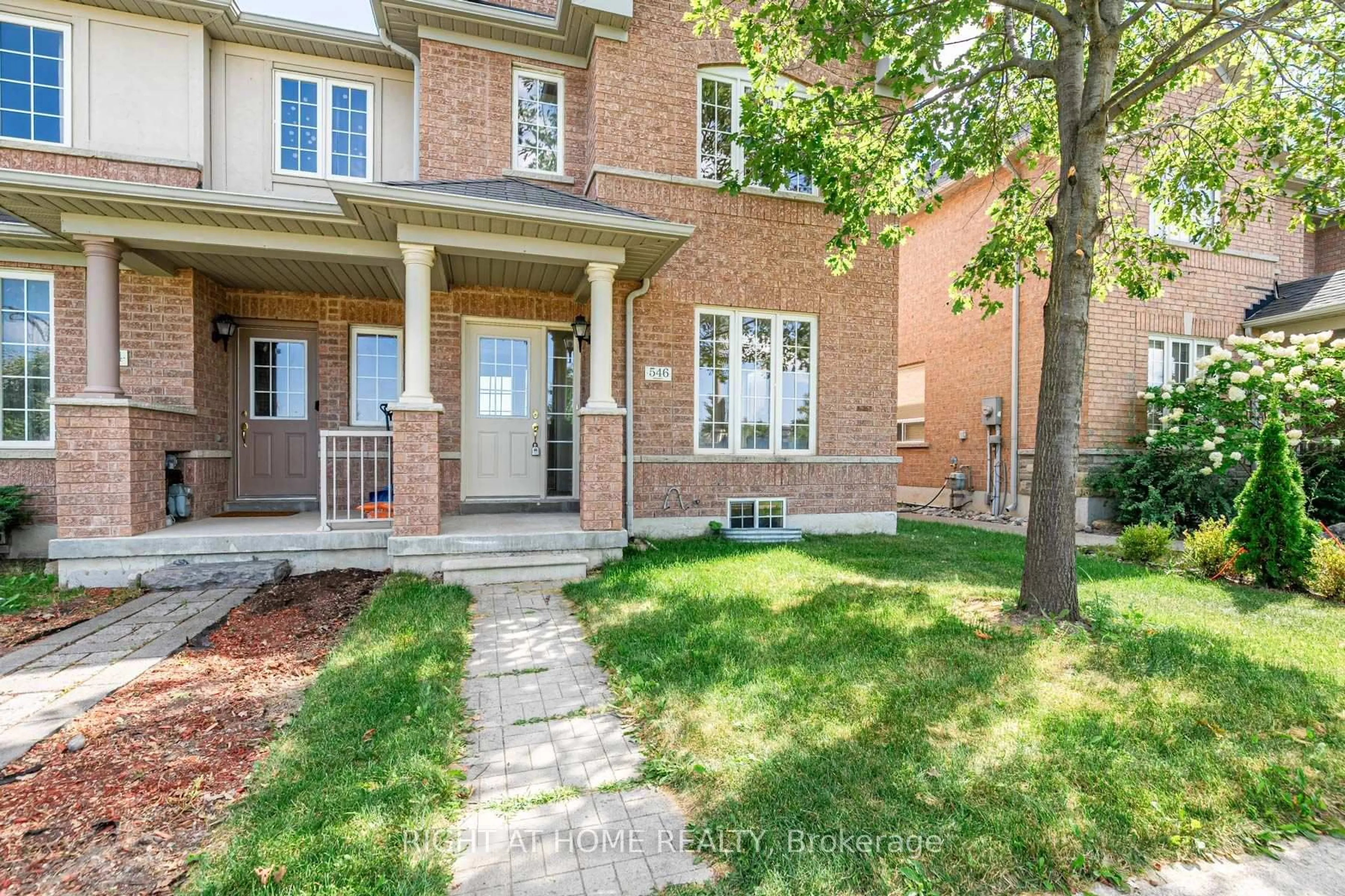 Home with brick exterior material, street for 546 Hoover Park Dr, Whitchurch-Stouffville Ontario L4A 0S8
