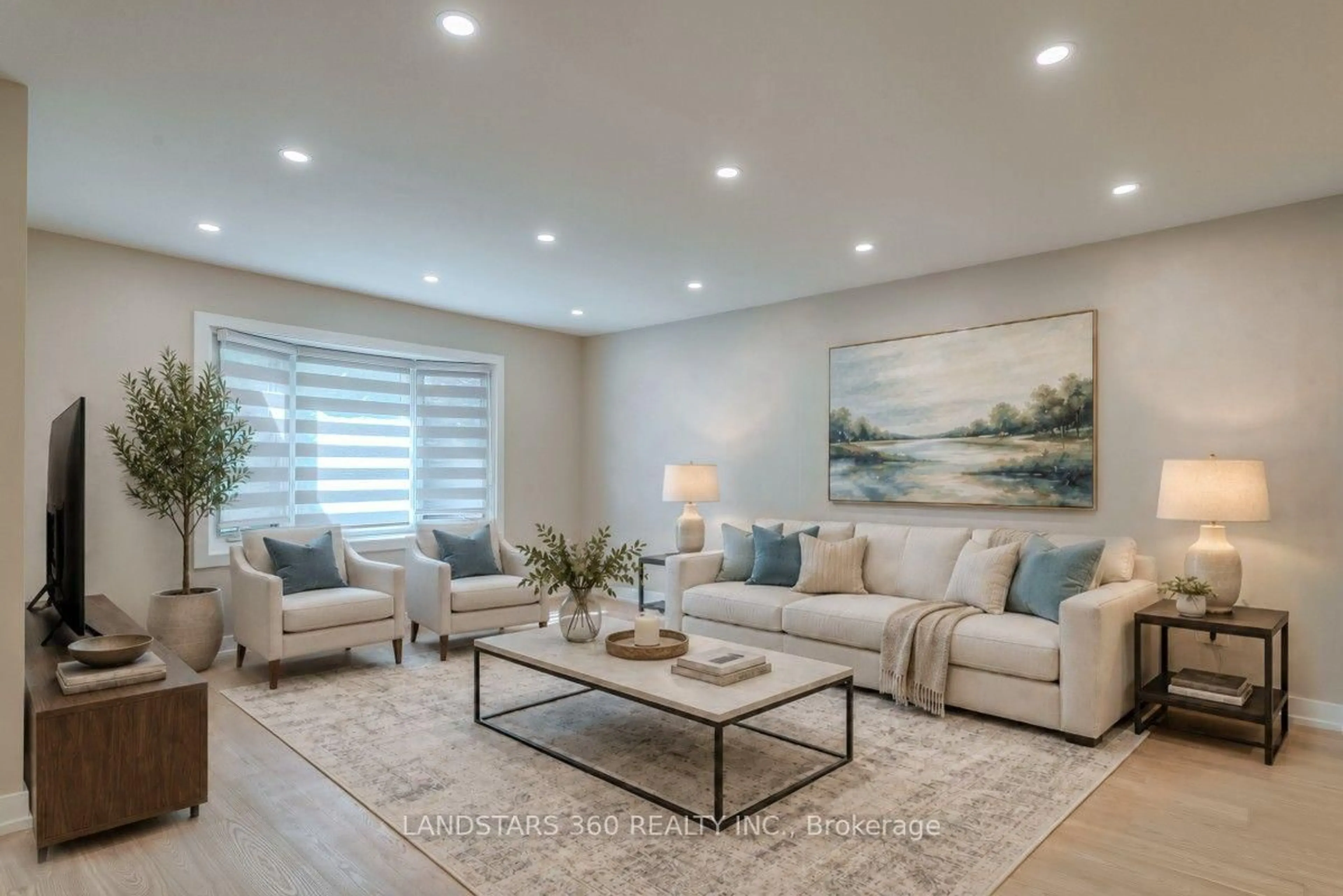 Living room with furniture, unknown for 235 Yorkshire Dr, Newmarket Ontario L3Y 6K9