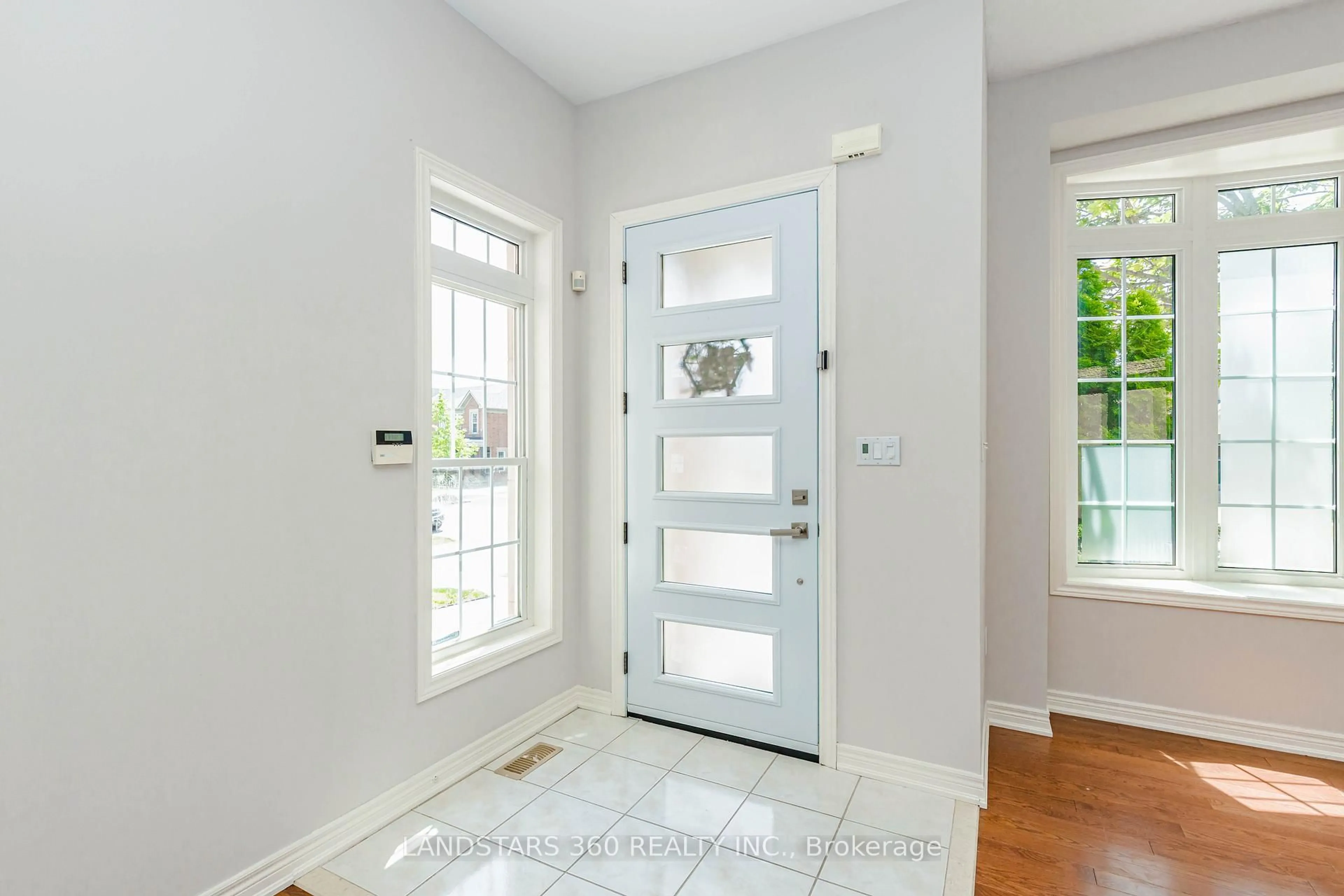 Indoor entryway for 314 Tower Hill Rd, Richmond Hill Ontario L4E 0A6