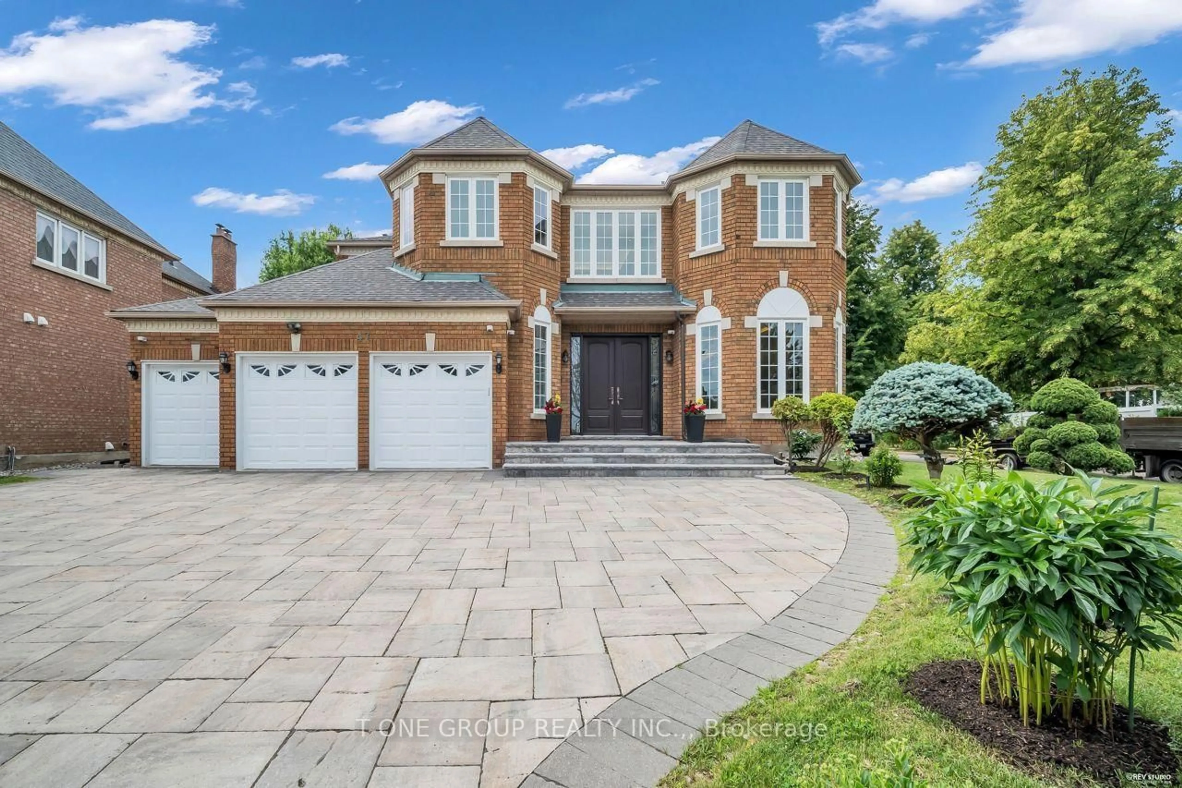 Home with brick exterior material, street for 47 Hillhurst Dr, Richmond Hill Ontario L4B 2V3