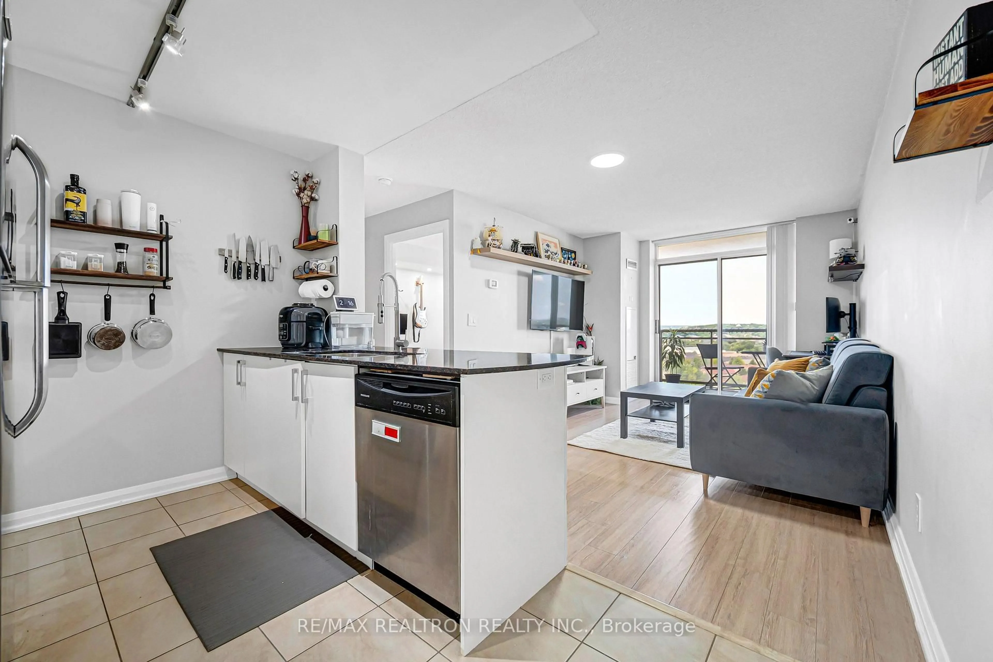 Unknown for 73 King William Cres #Lph01, Richmond Hill Ontario L4B 0C2