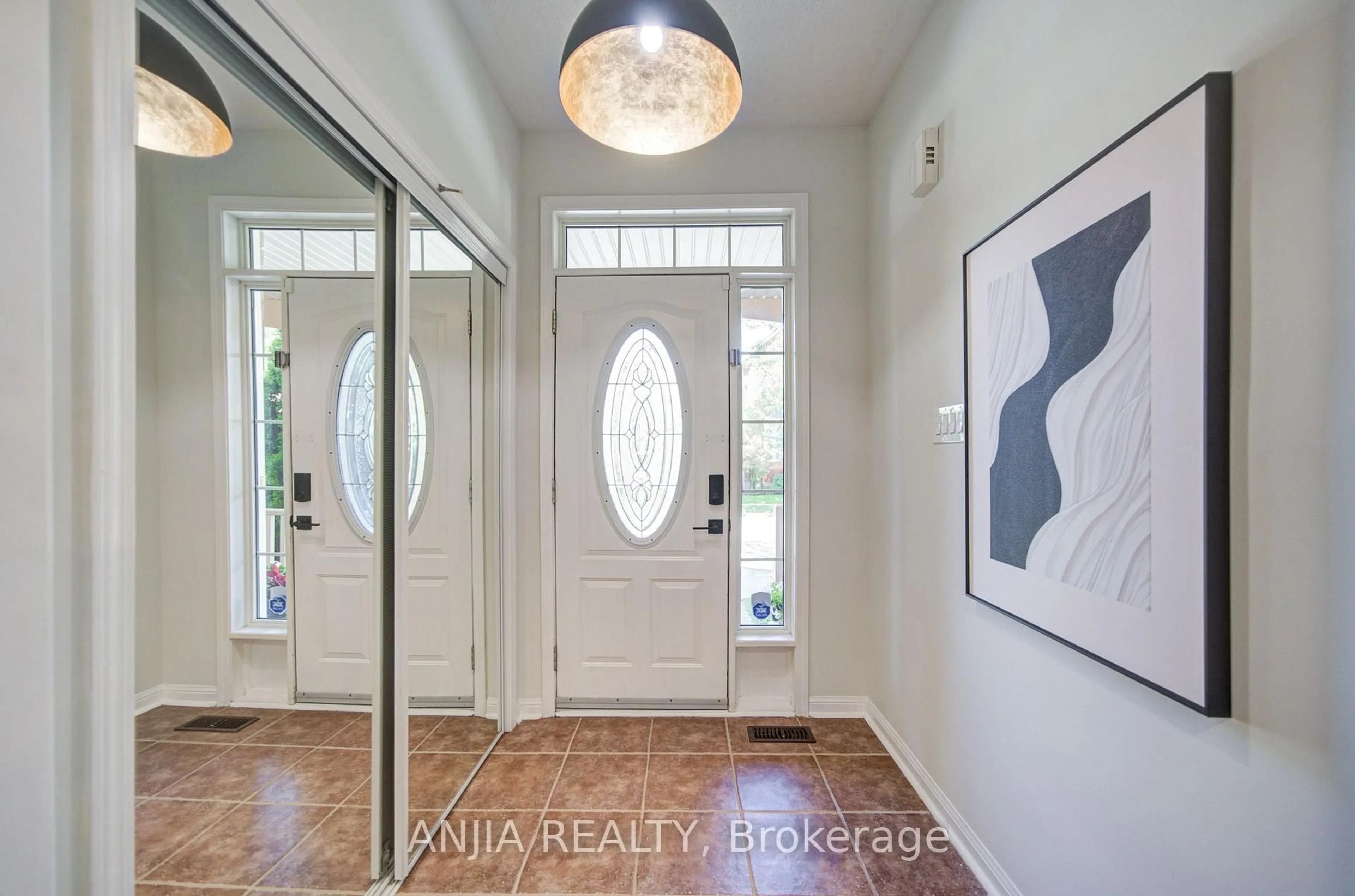 Indoor entryway for 187 Morning Dove Dr, Markham Ontario L6B 1L9