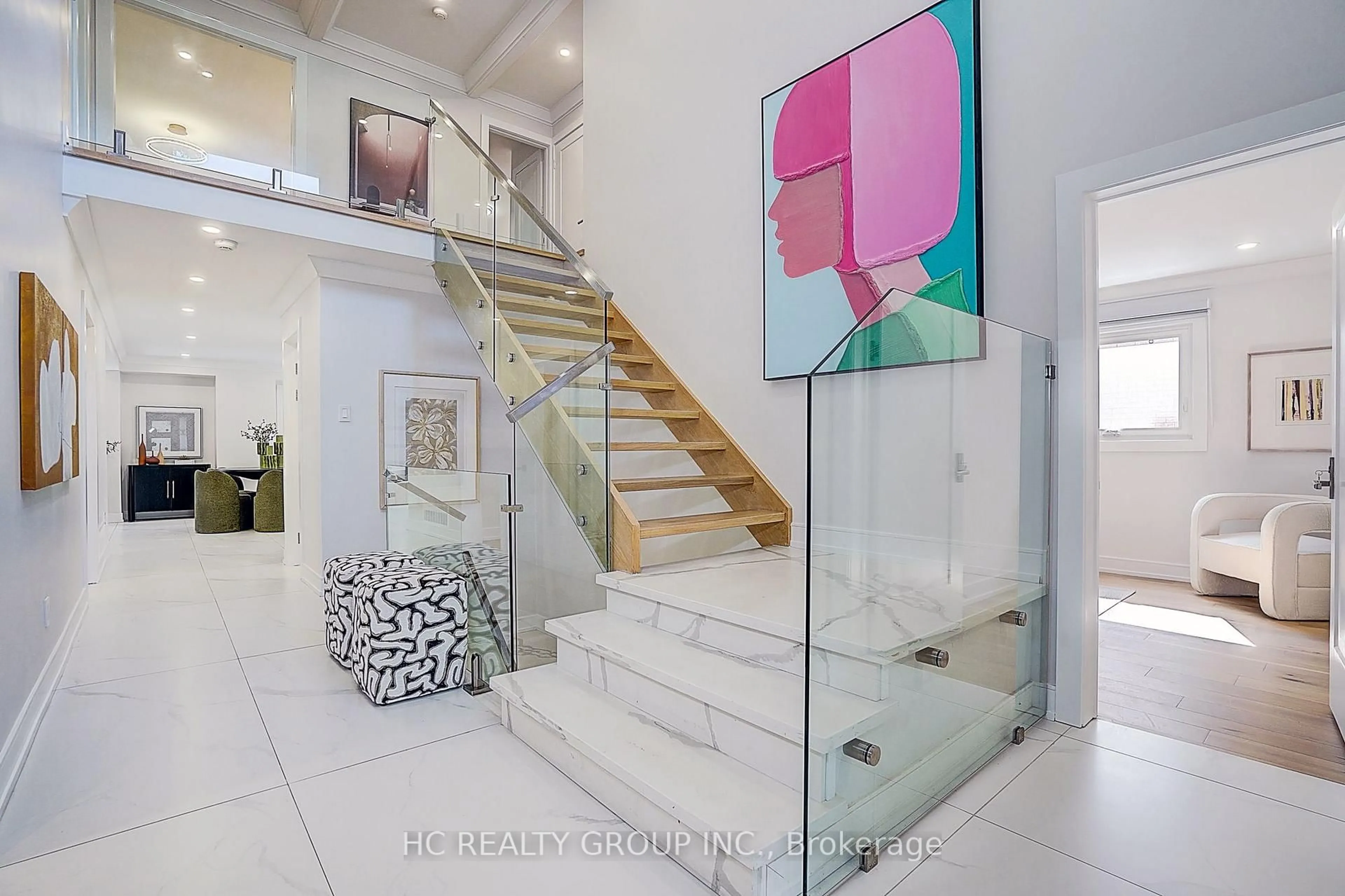 Indoor foyer for 77 Forty Second St, Markham Ontario L3P 7K3