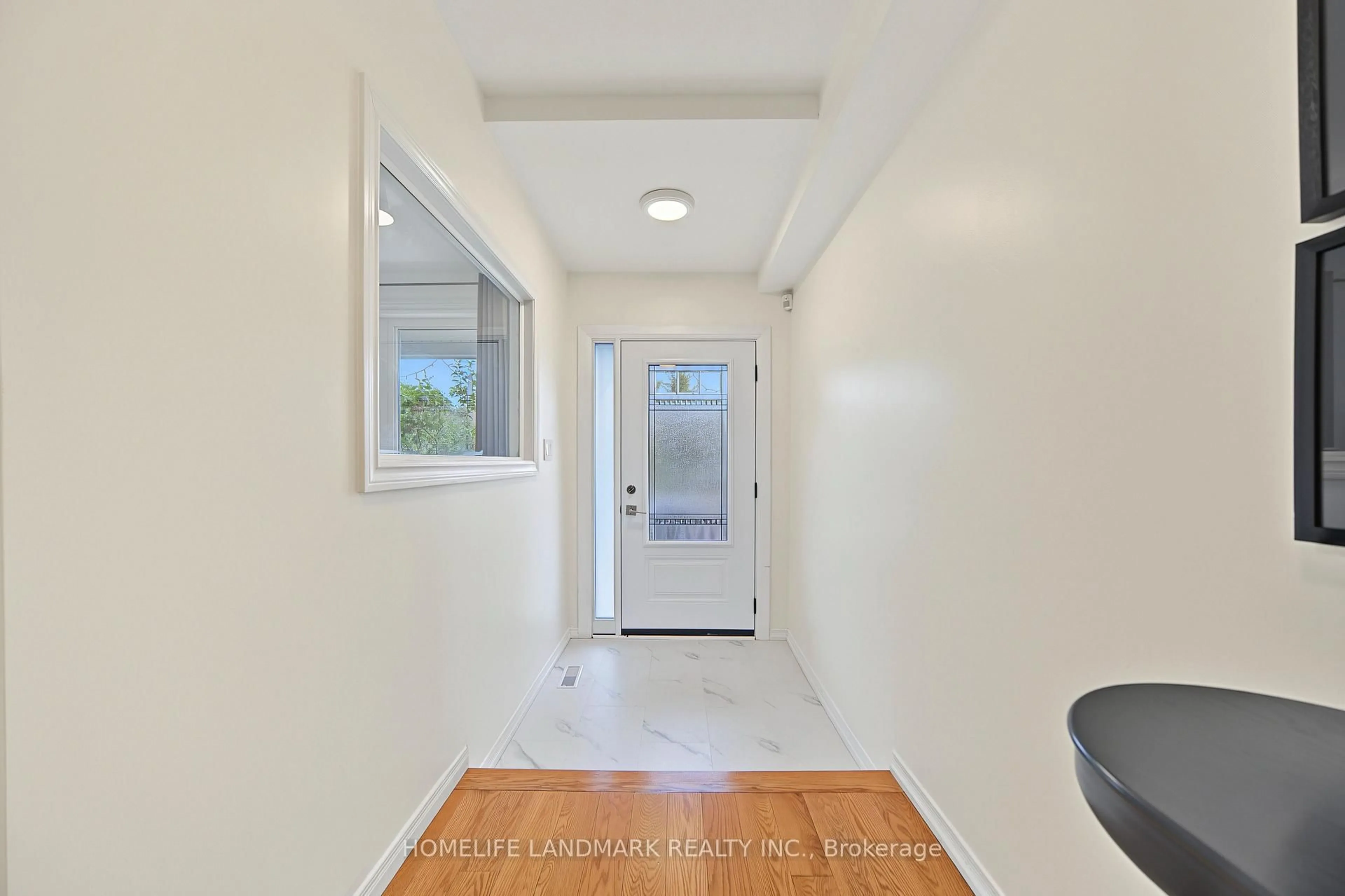 Indoor entryway for 40 Silver Linden Dr, Richmond Hill Ontario L4B 3S8