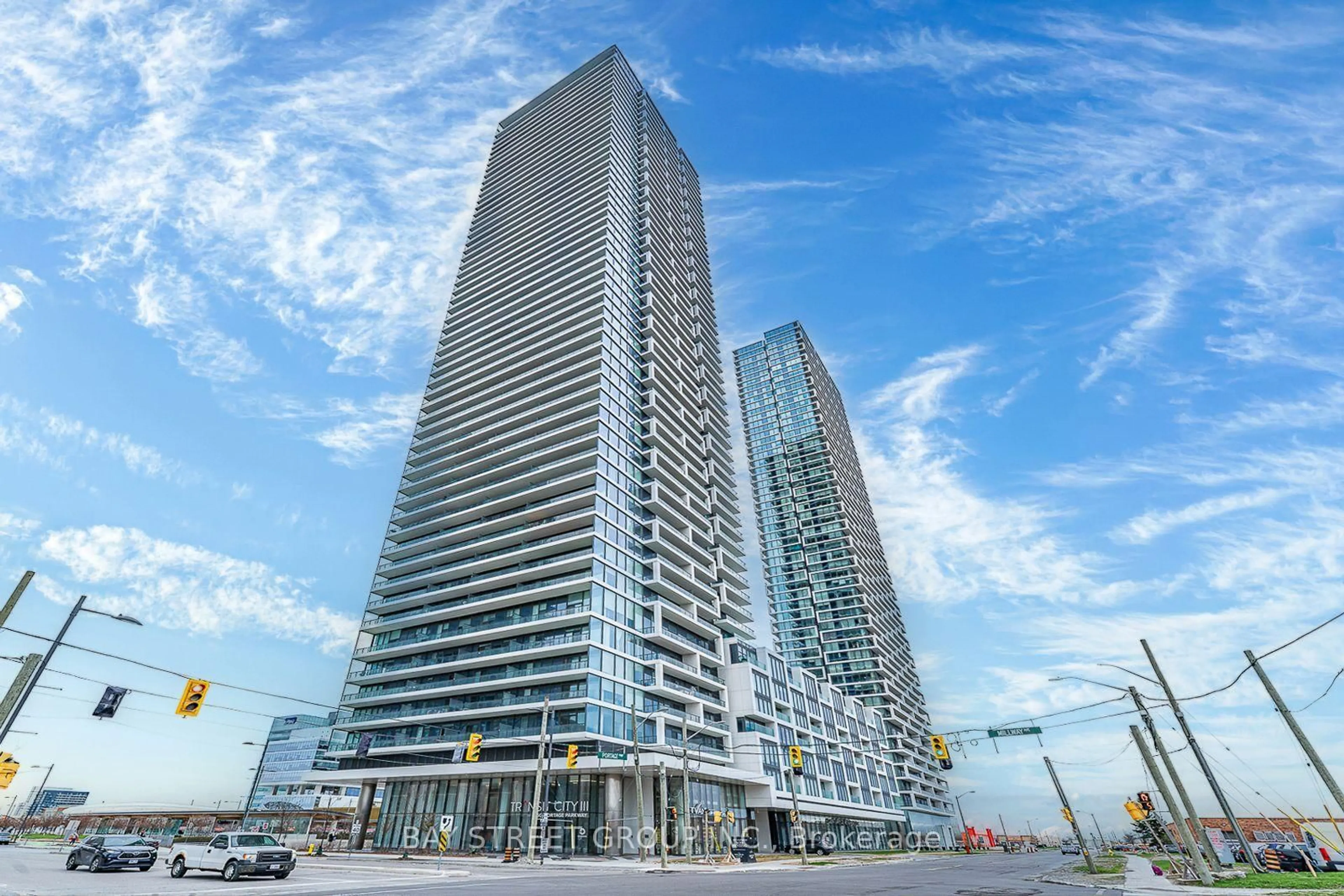 Indoor foyer for 950 Portage Pkwy #3111, Vaughan Ontario L4K 0J7