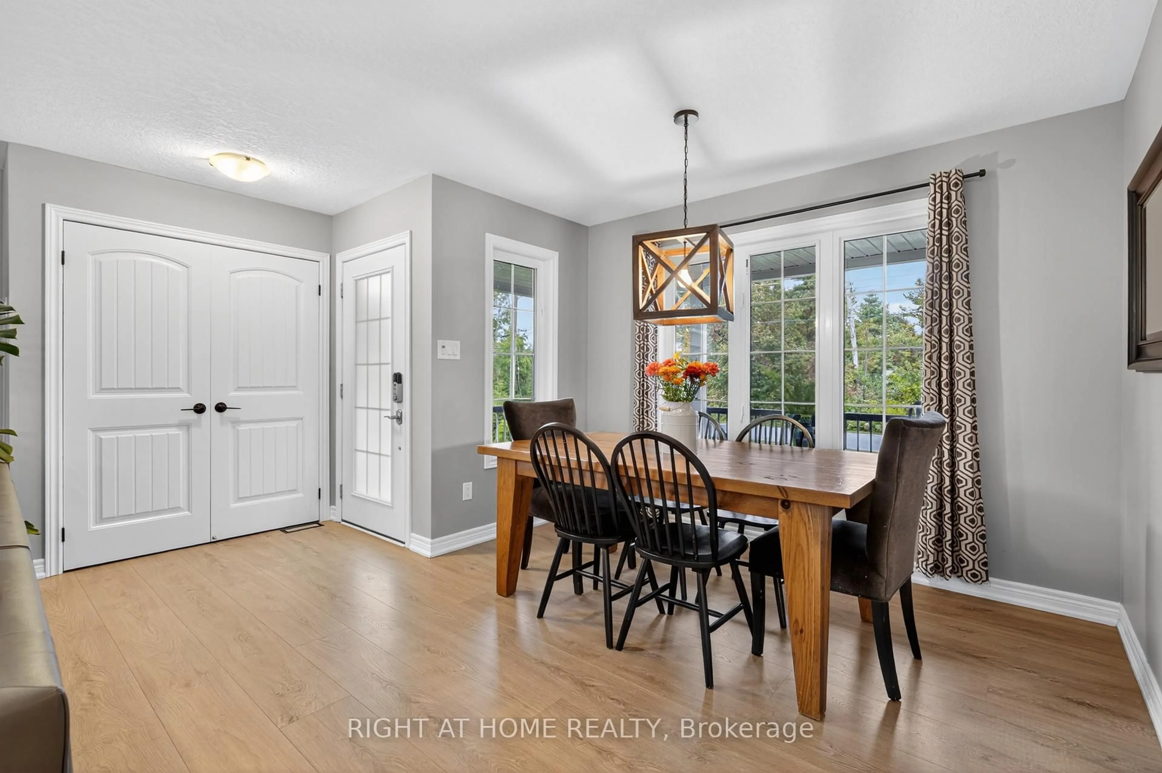 Dining room, unknown for 3005 Mason Dr, Innisfil Ontario L9S 2J8