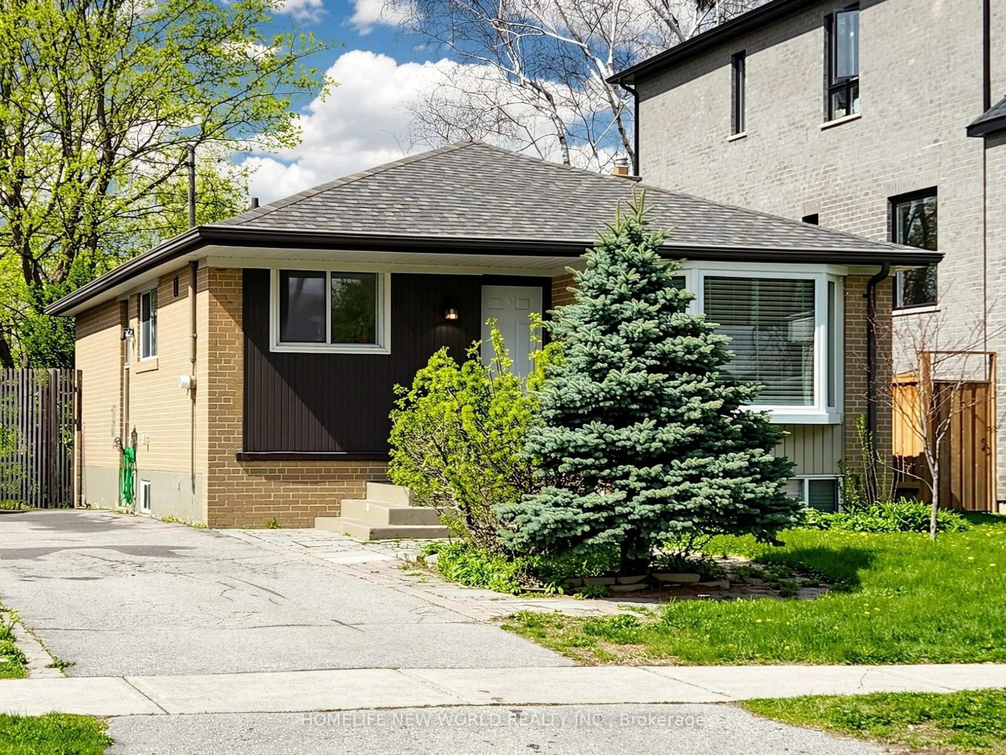 Home with brick exterior material, street for 74 Child Dr, Aurora Ontario L4G 1Y7