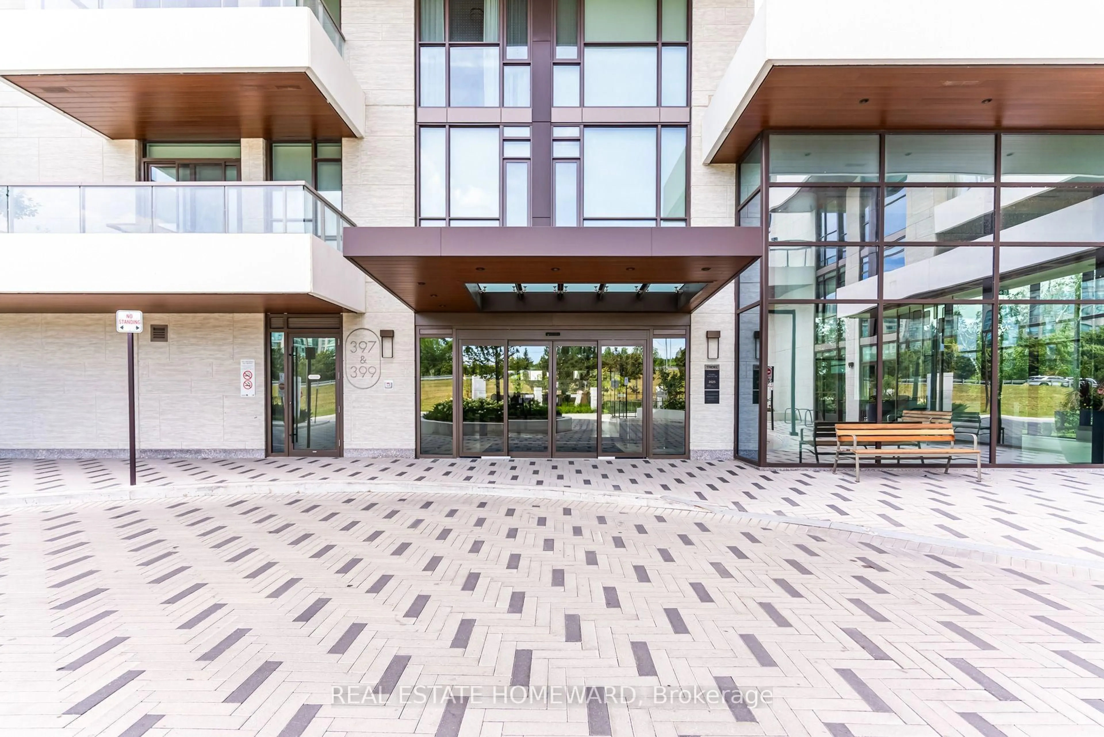 Indoor foyer for 397 Royal Orchard Blvd #808, Markham Ontario L3T 0H3