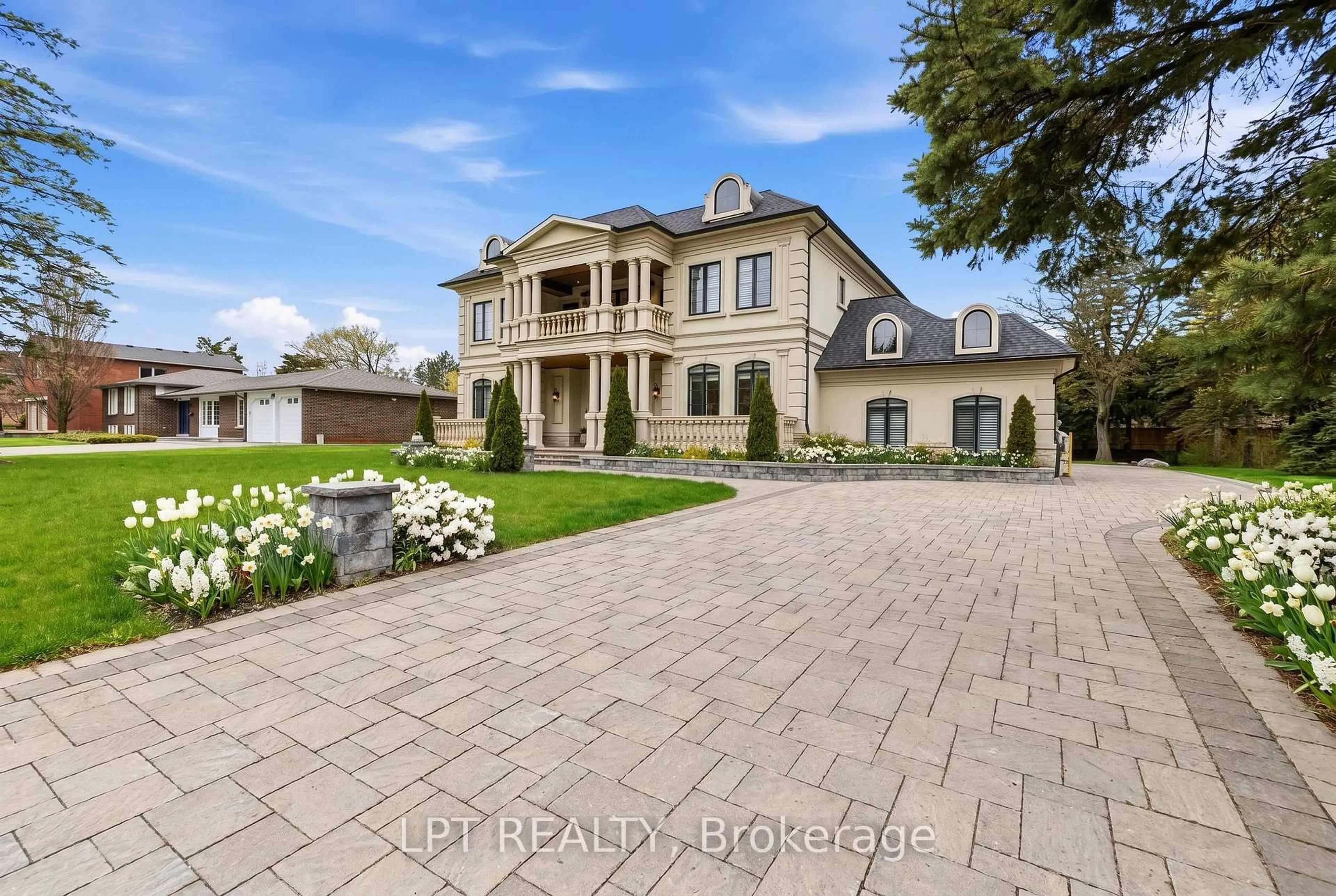 Home with brick exterior material, street for 256 Patricia Dr, King Ontario L7B 1H3